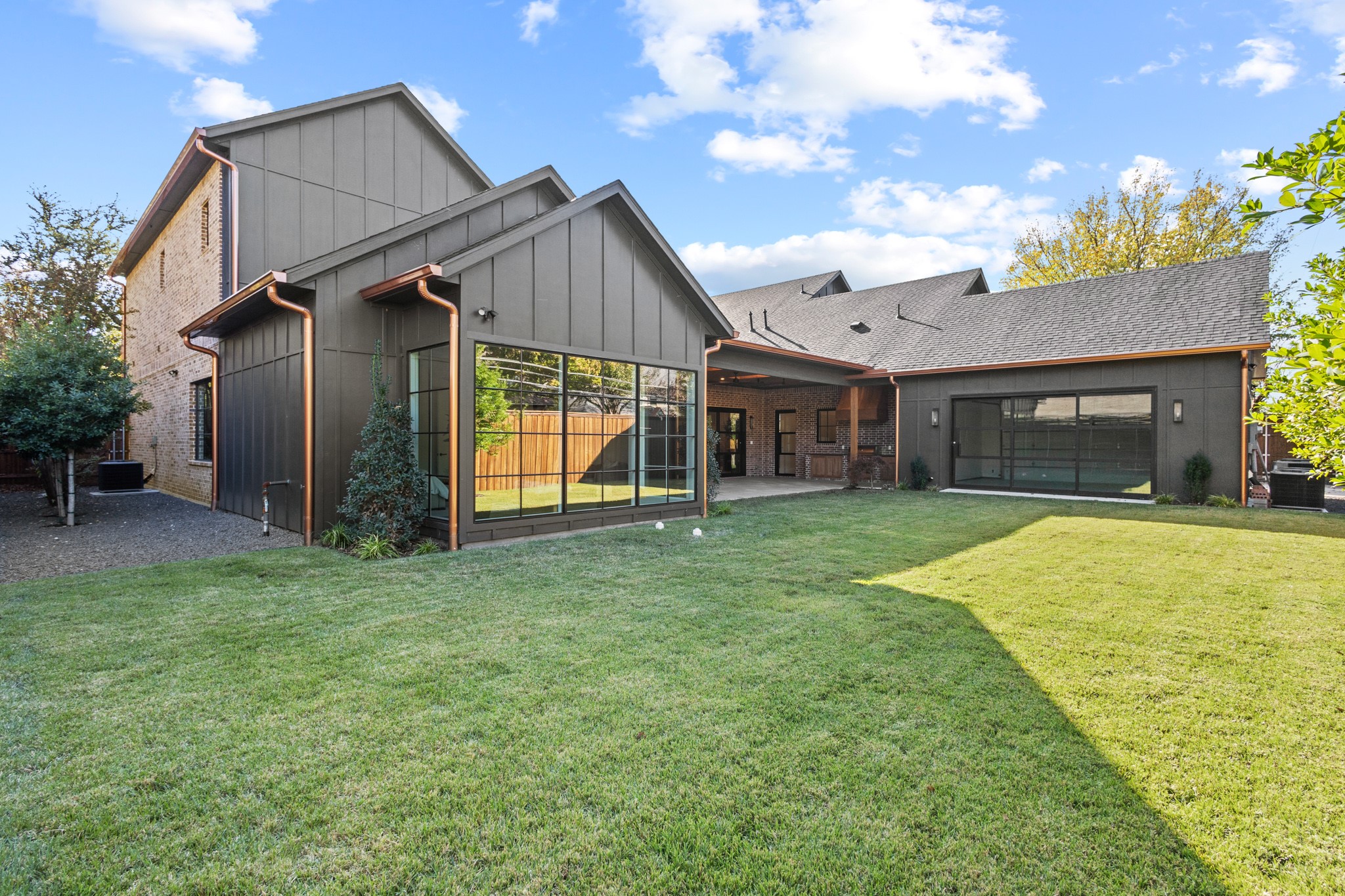 5925 Williamstown Road