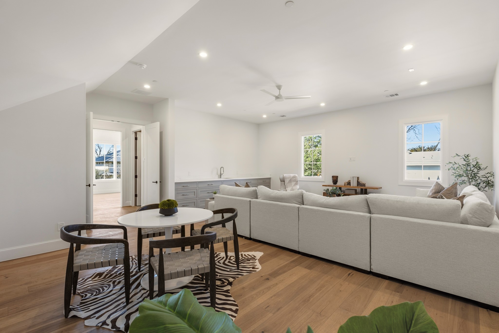 5925 Williamstown Road