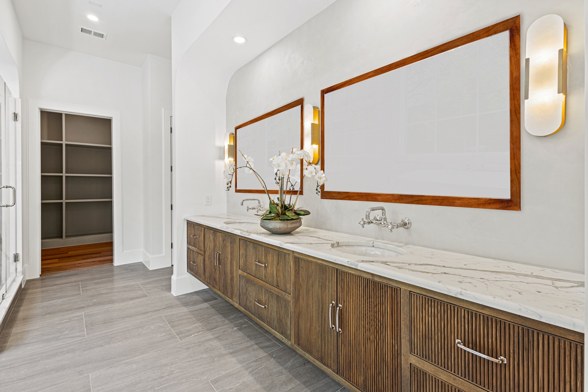 5925 Williamstown Road