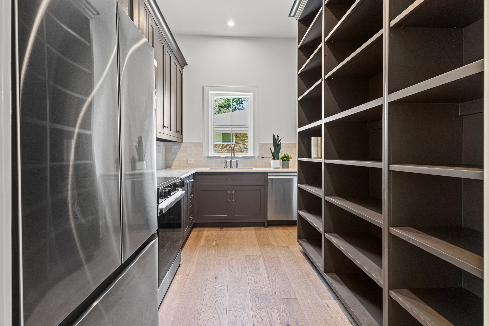 5925 Williamstown Road