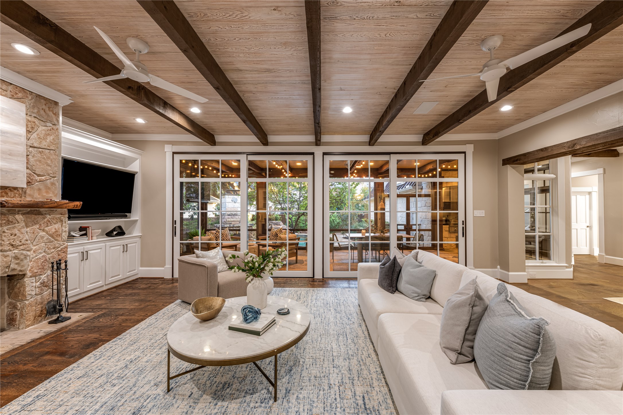 3933 Centenary Avenue