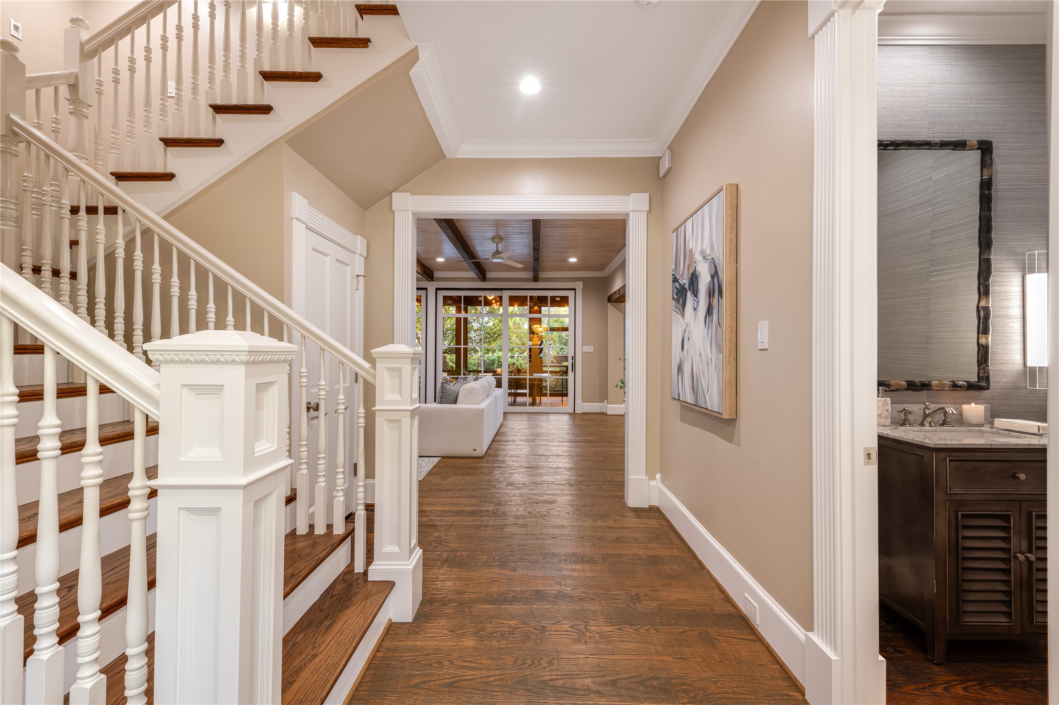 3933 Centenary Avenue