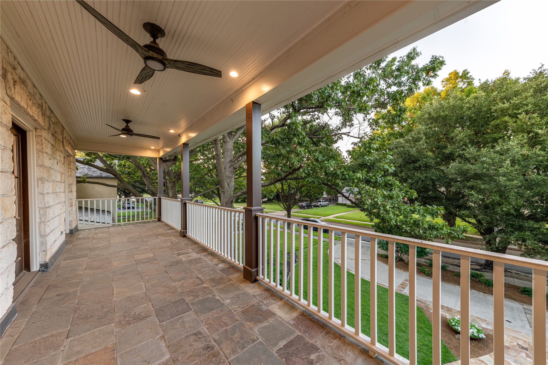 3933 Centenary Avenue