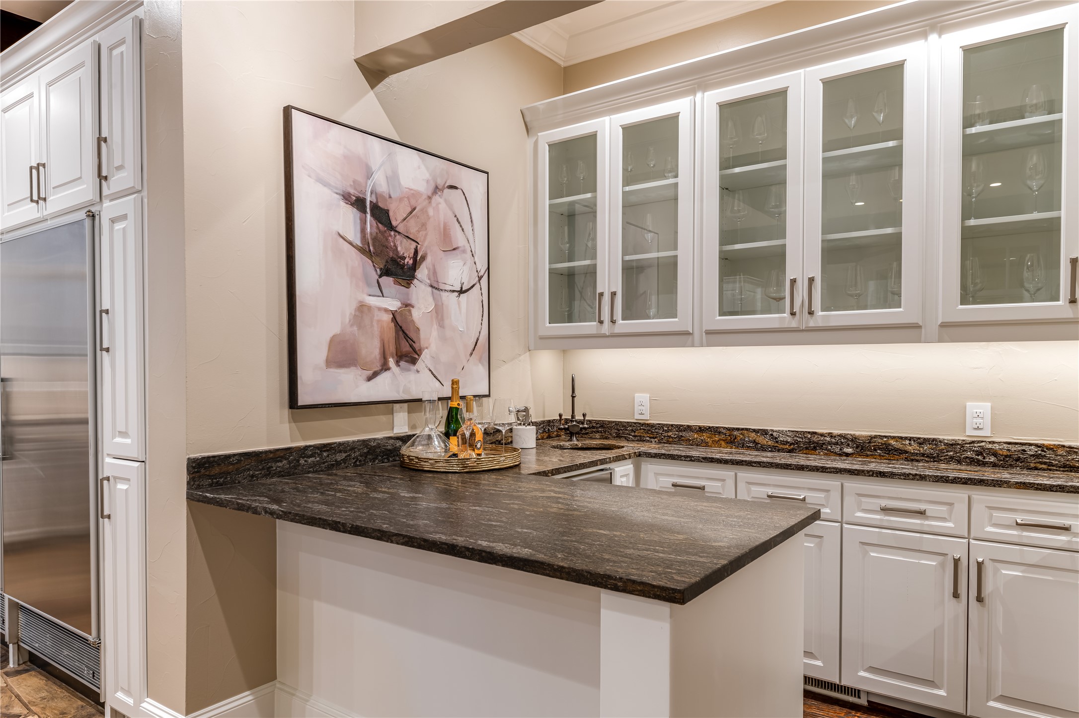 3933 Centenary Avenue