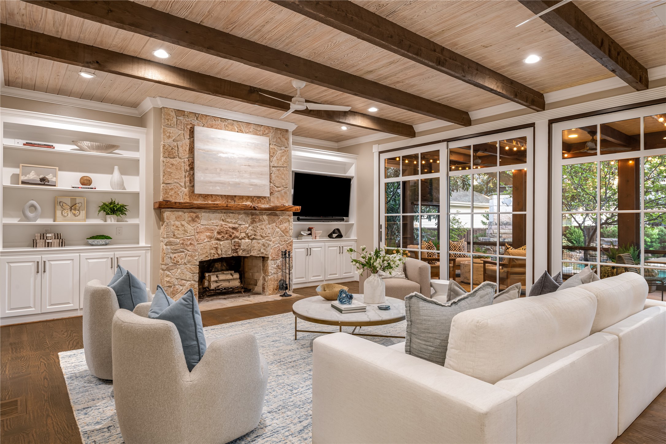 3933 Centenary Avenue