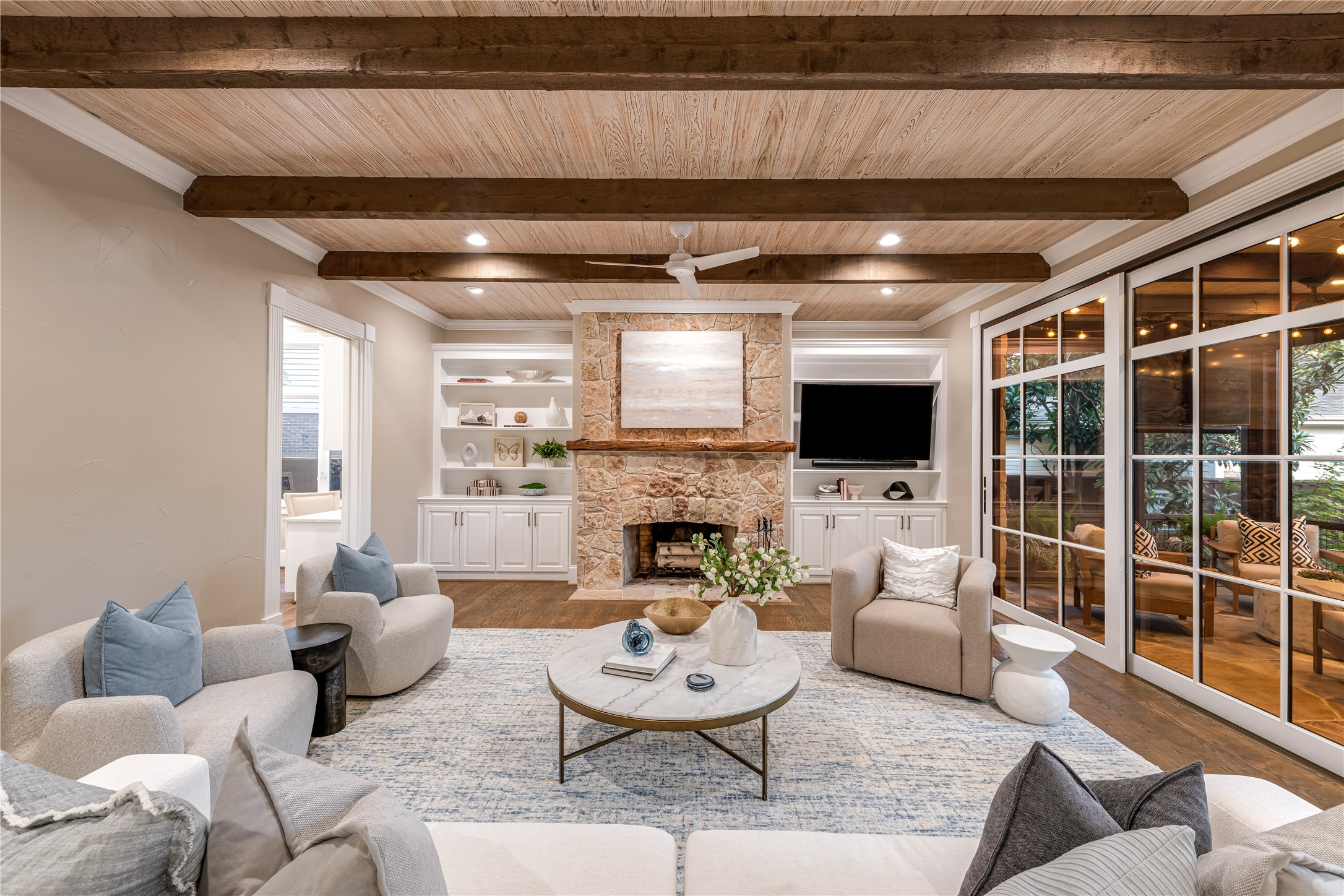 3933 Centenary Avenue