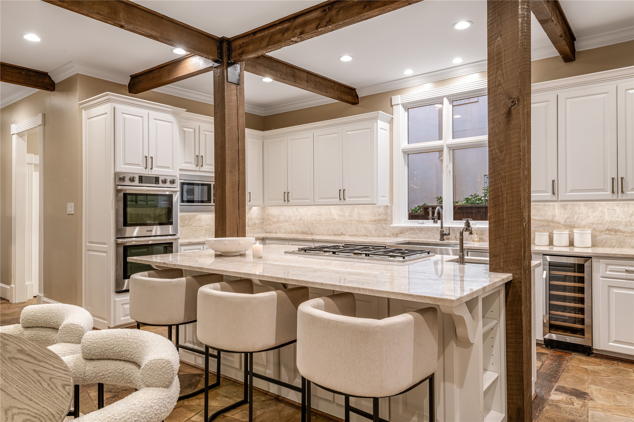 3933 Centenary Avenue