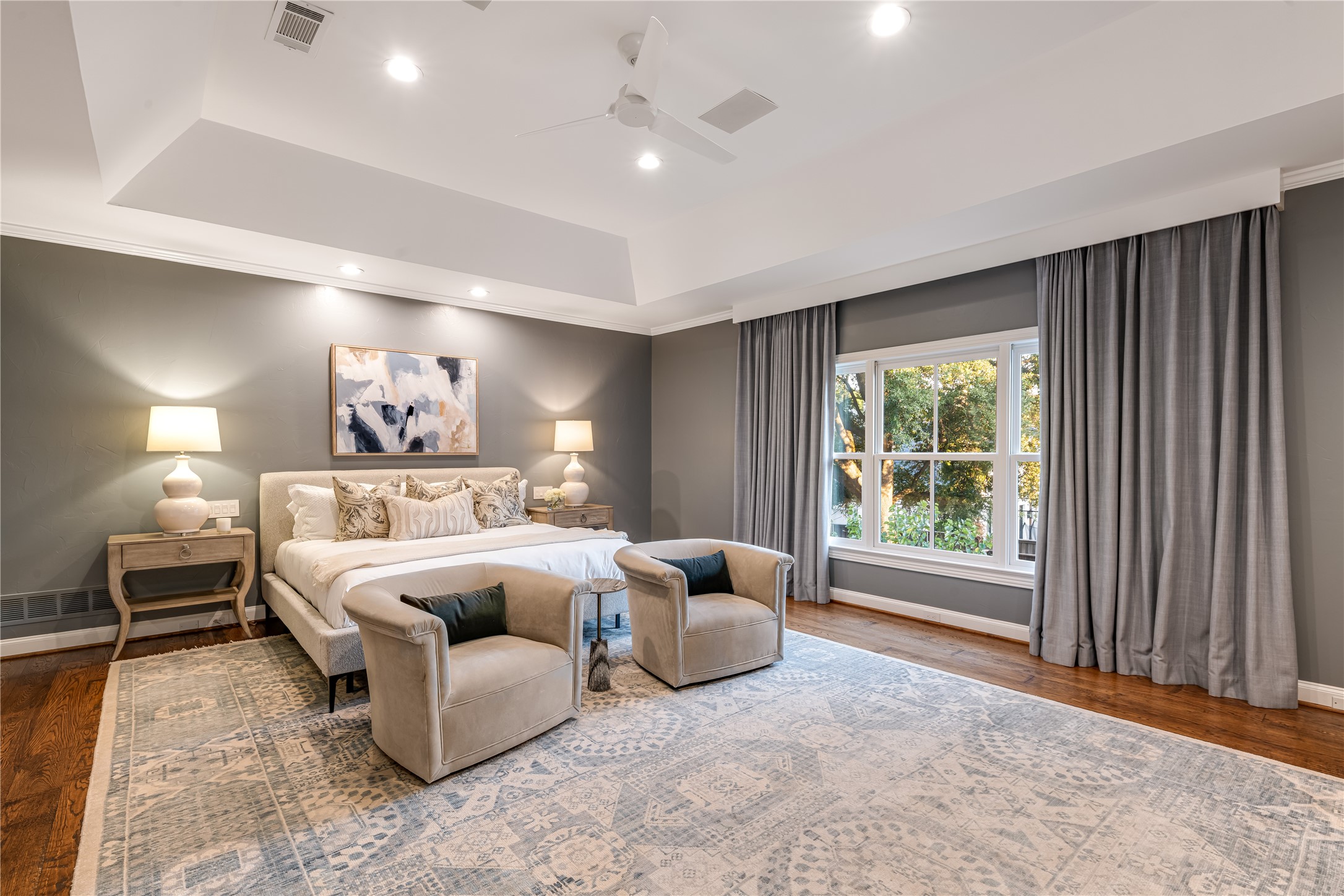 3933 Centenary Avenue