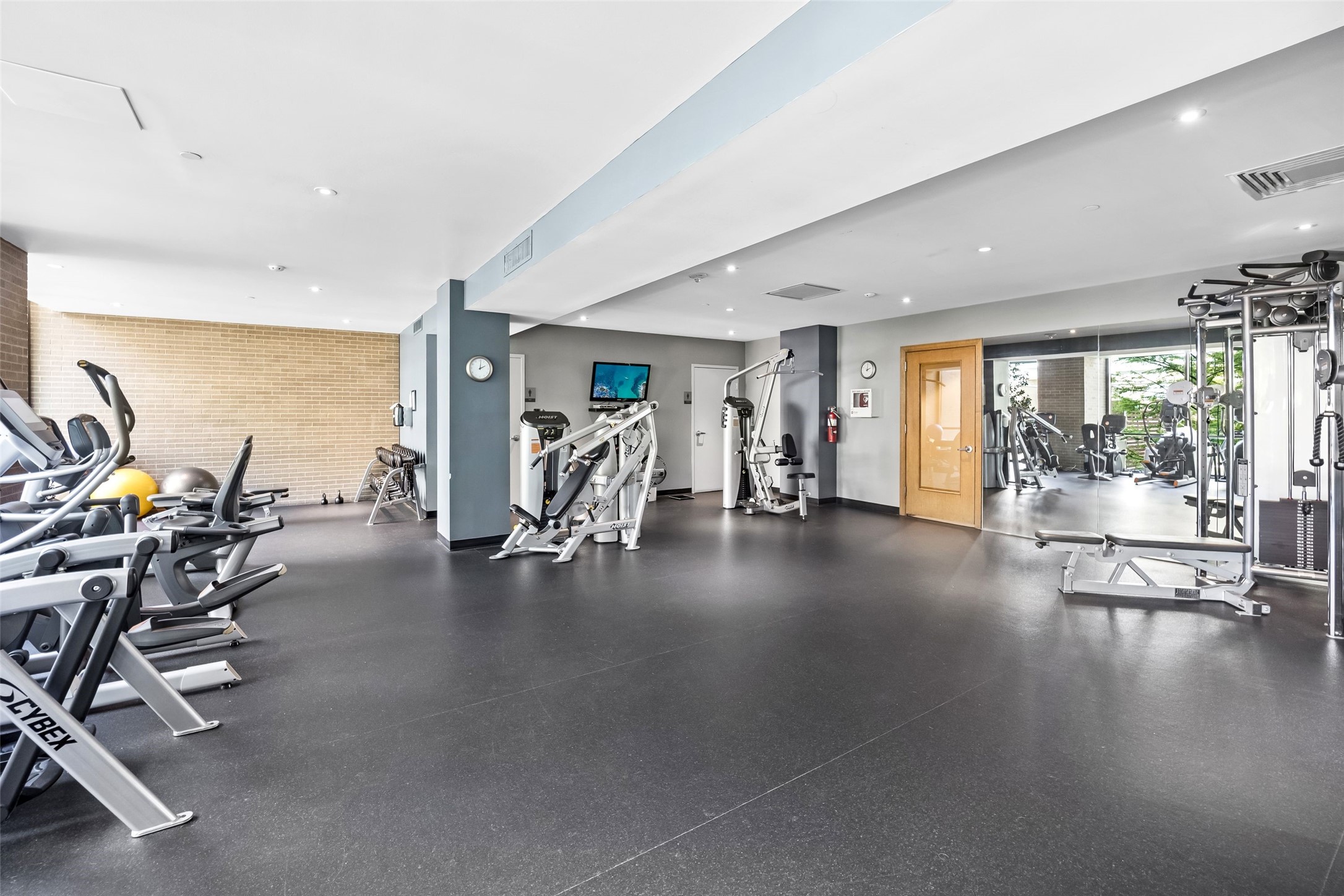 5656 N Central Expressway 207