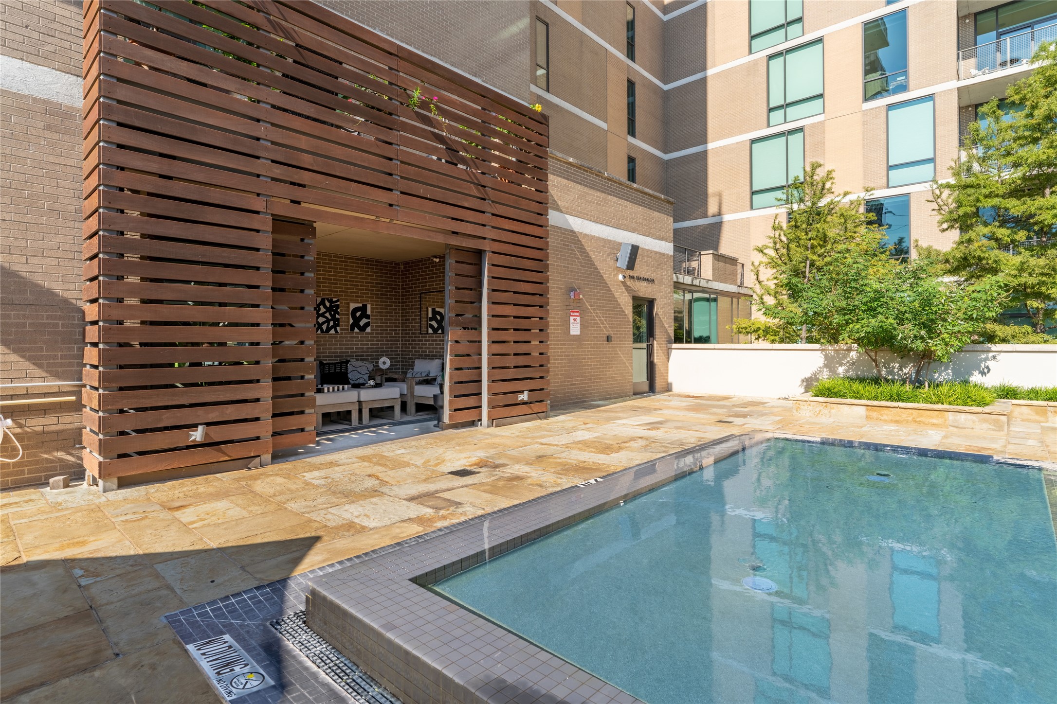 5656 N Central Expressway 207