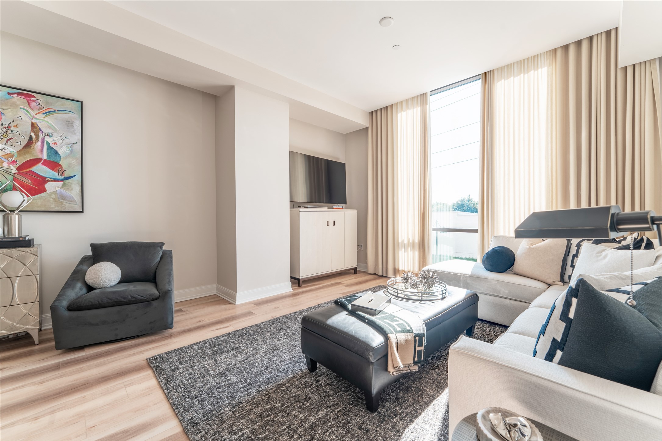 5656 N Central Expressway 207