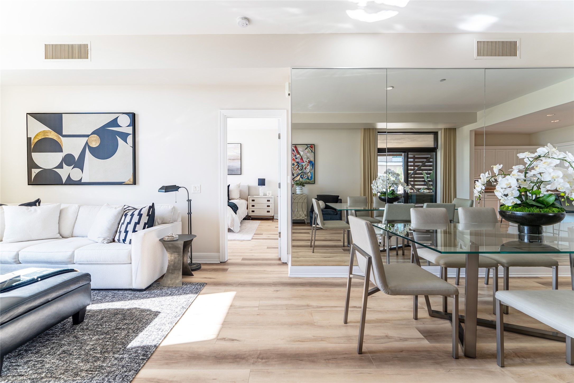 5656 N Central Expressway 207