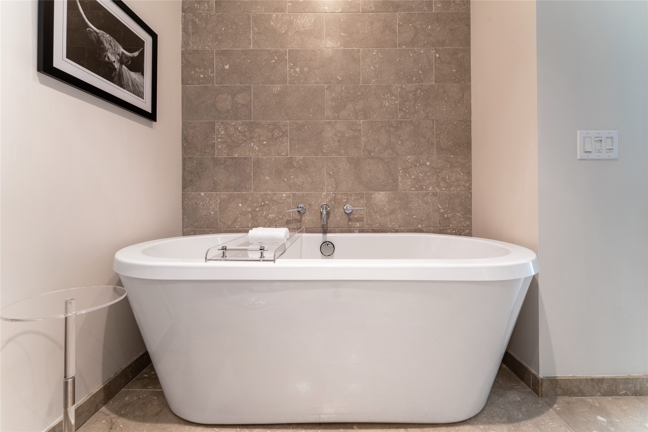 5656 N Central Expressway 207