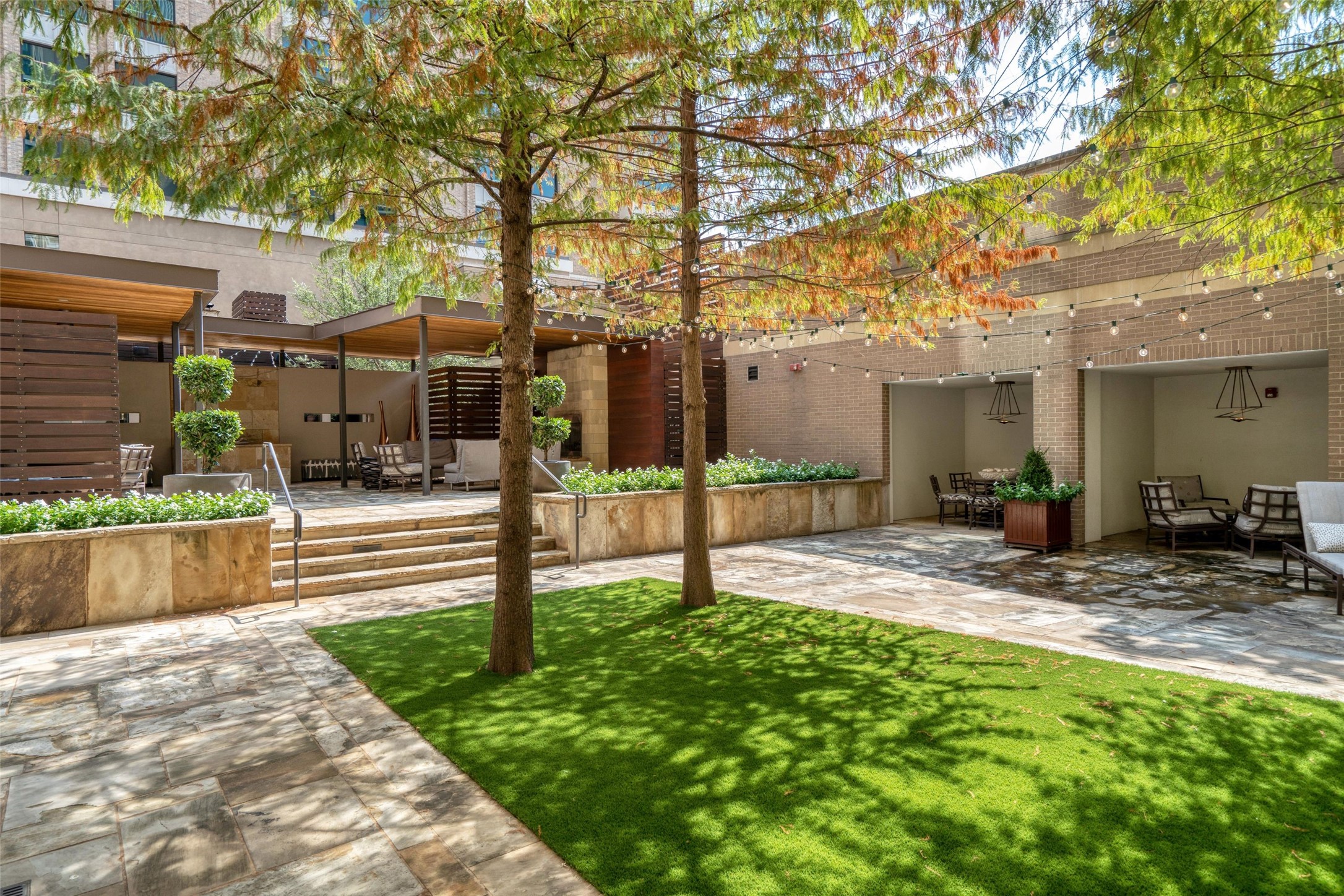 5656 N Central Expressway 207