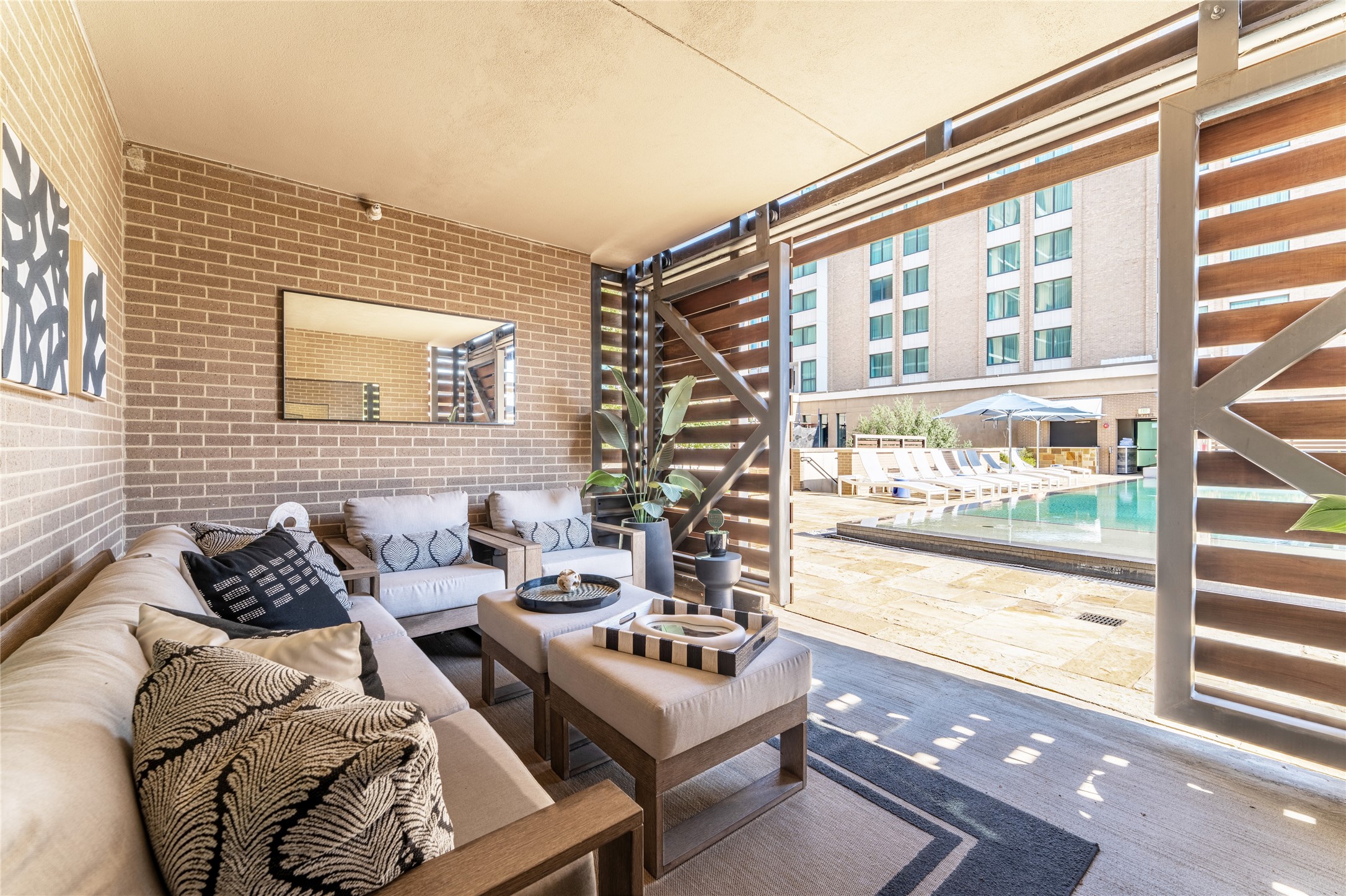 5656 N Central Expressway 207