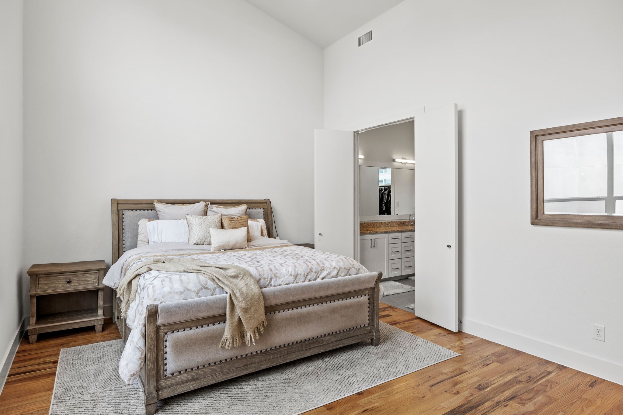 1840 Euclid Avenue 104