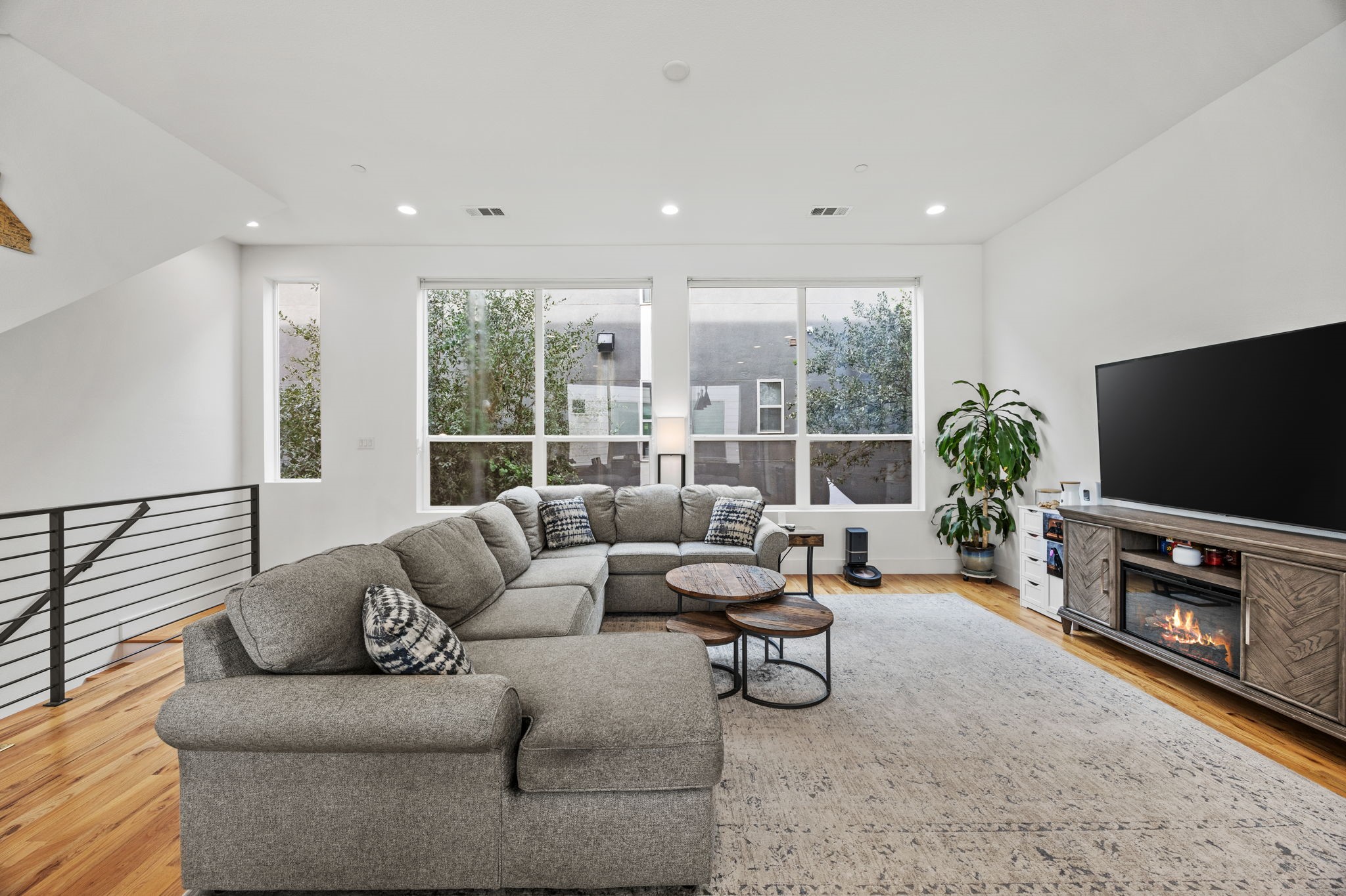 1840 Euclid Avenue 104