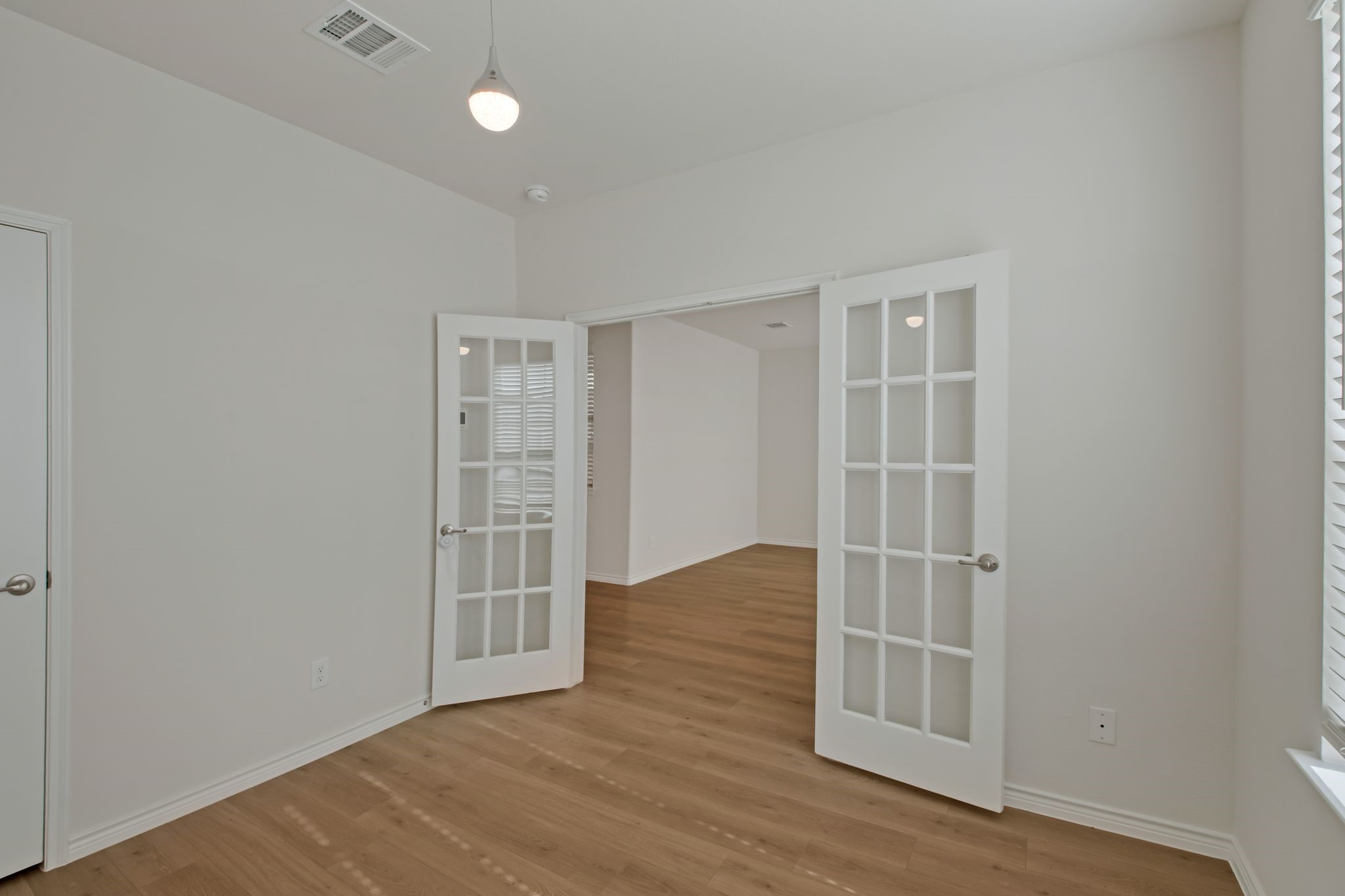 1517 Bennington Lane