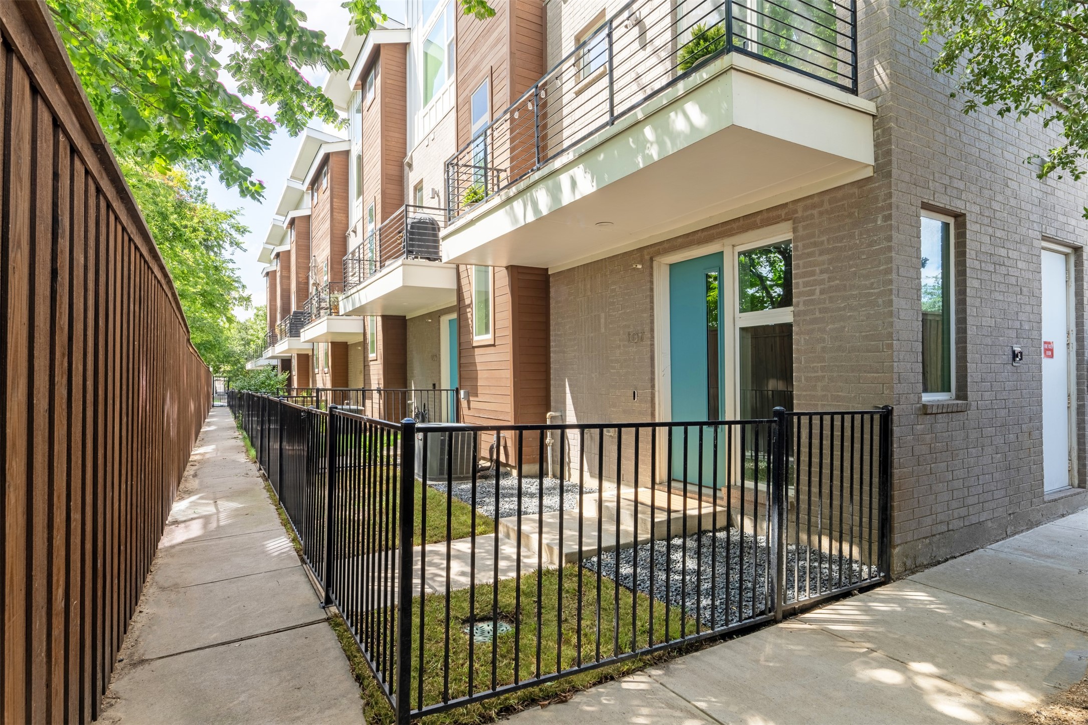 4620 Munger Avenue 107