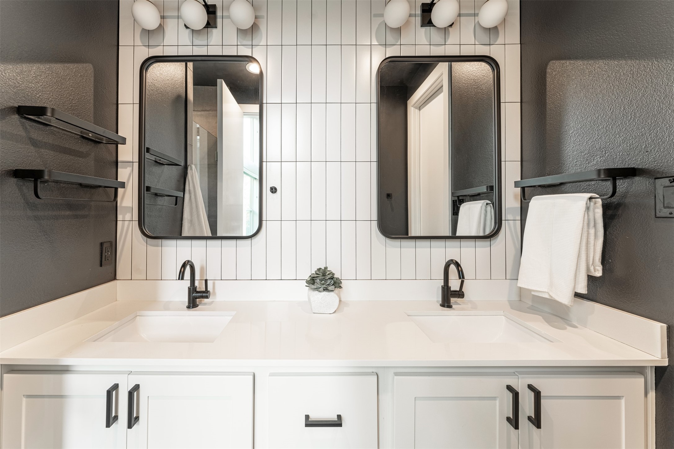 4620 Munger Avenue 107