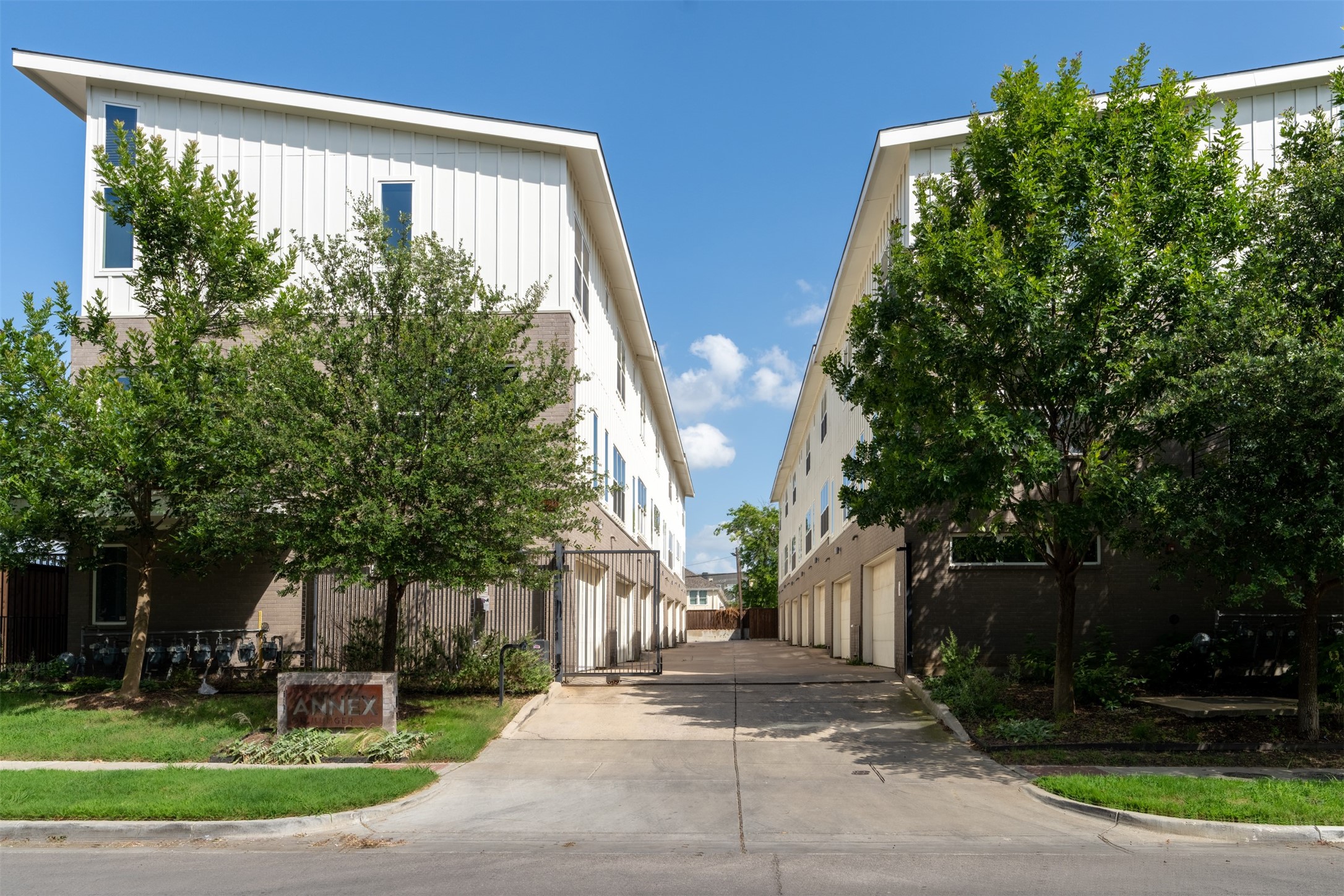 4620 Munger Avenue 107