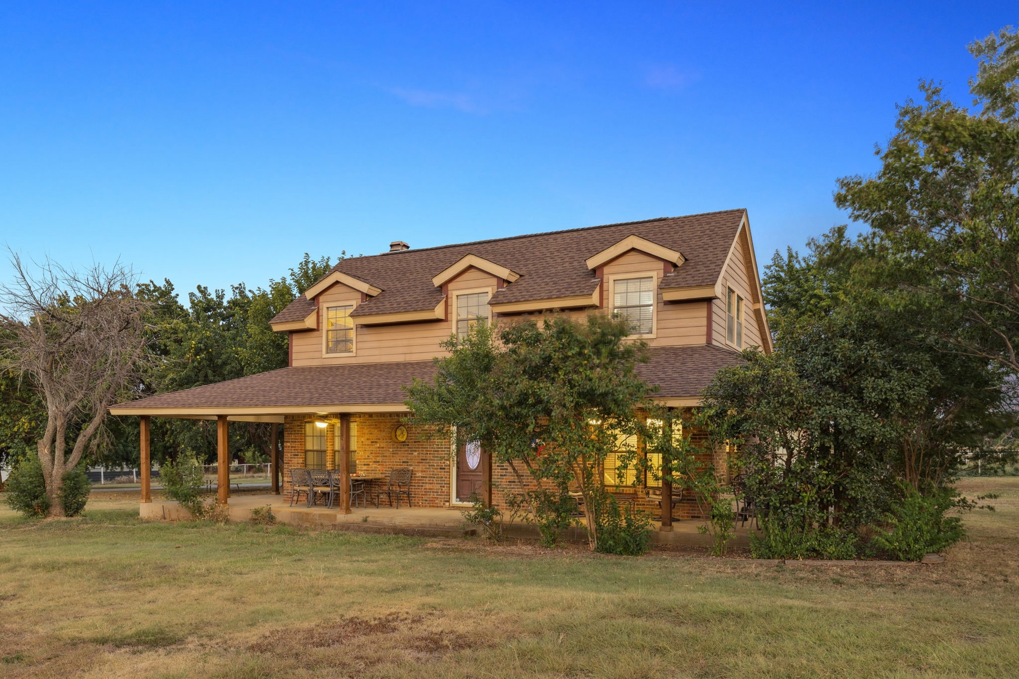 202 Blue Mound Road E