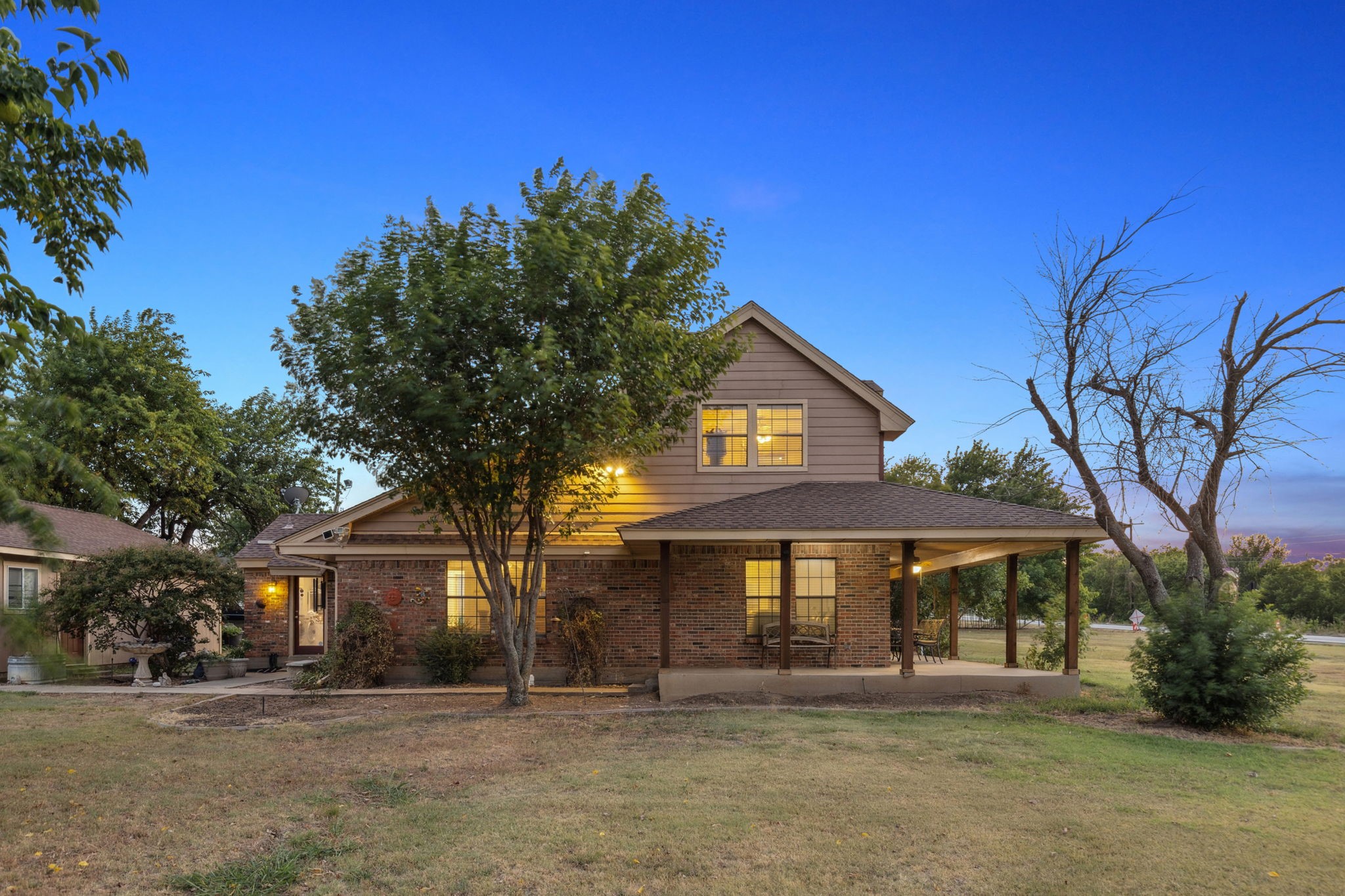 202 Blue Mound Road E