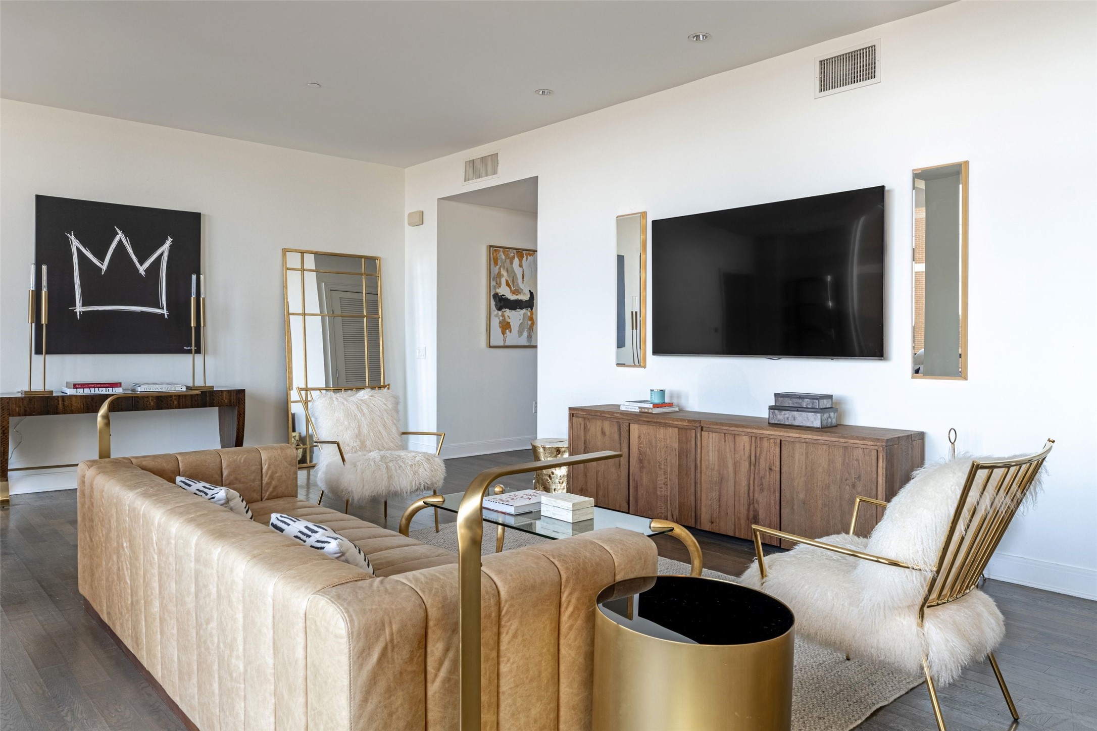 5656 N Central Expressway 400