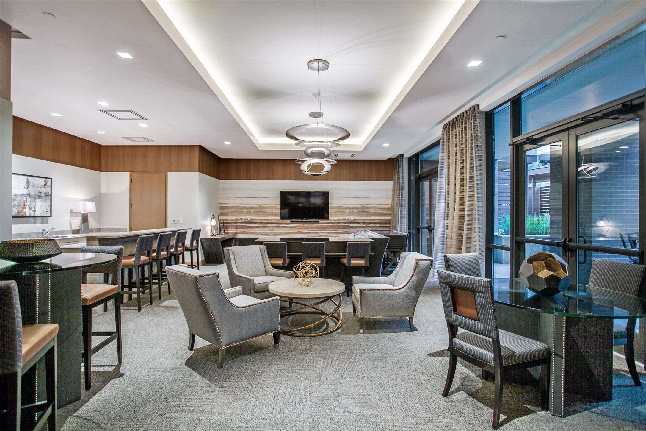 5656 N Central Expressway 400