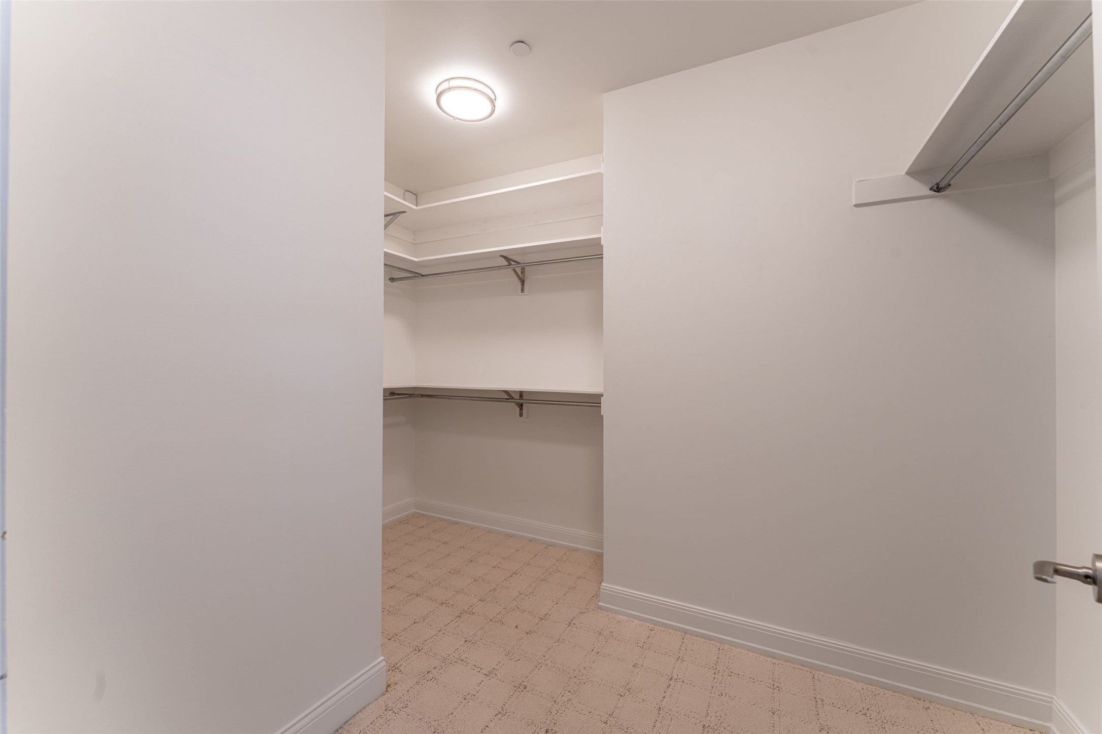 5656 N Central Expressway 400