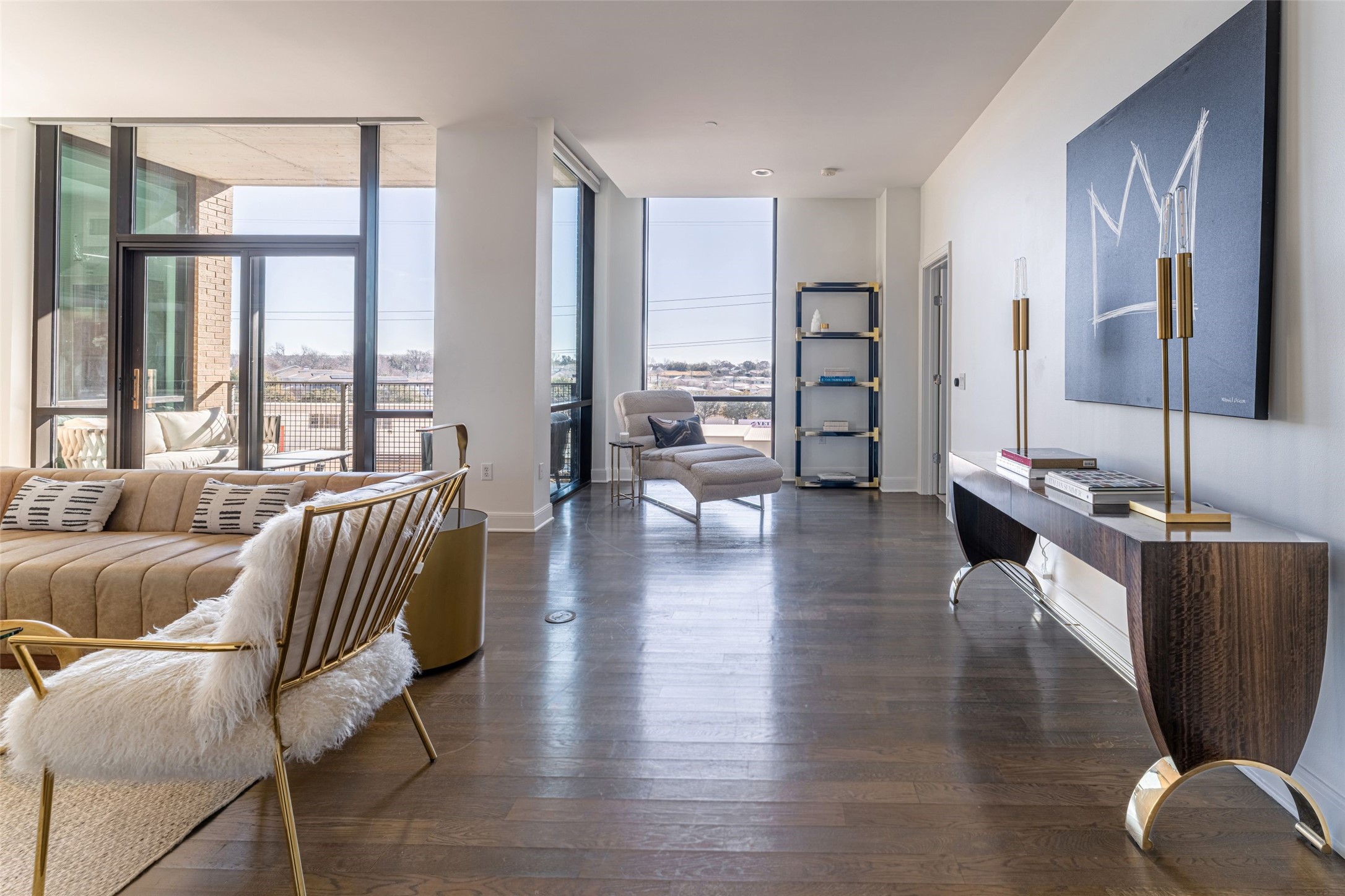 5656 N Central Expressway 400