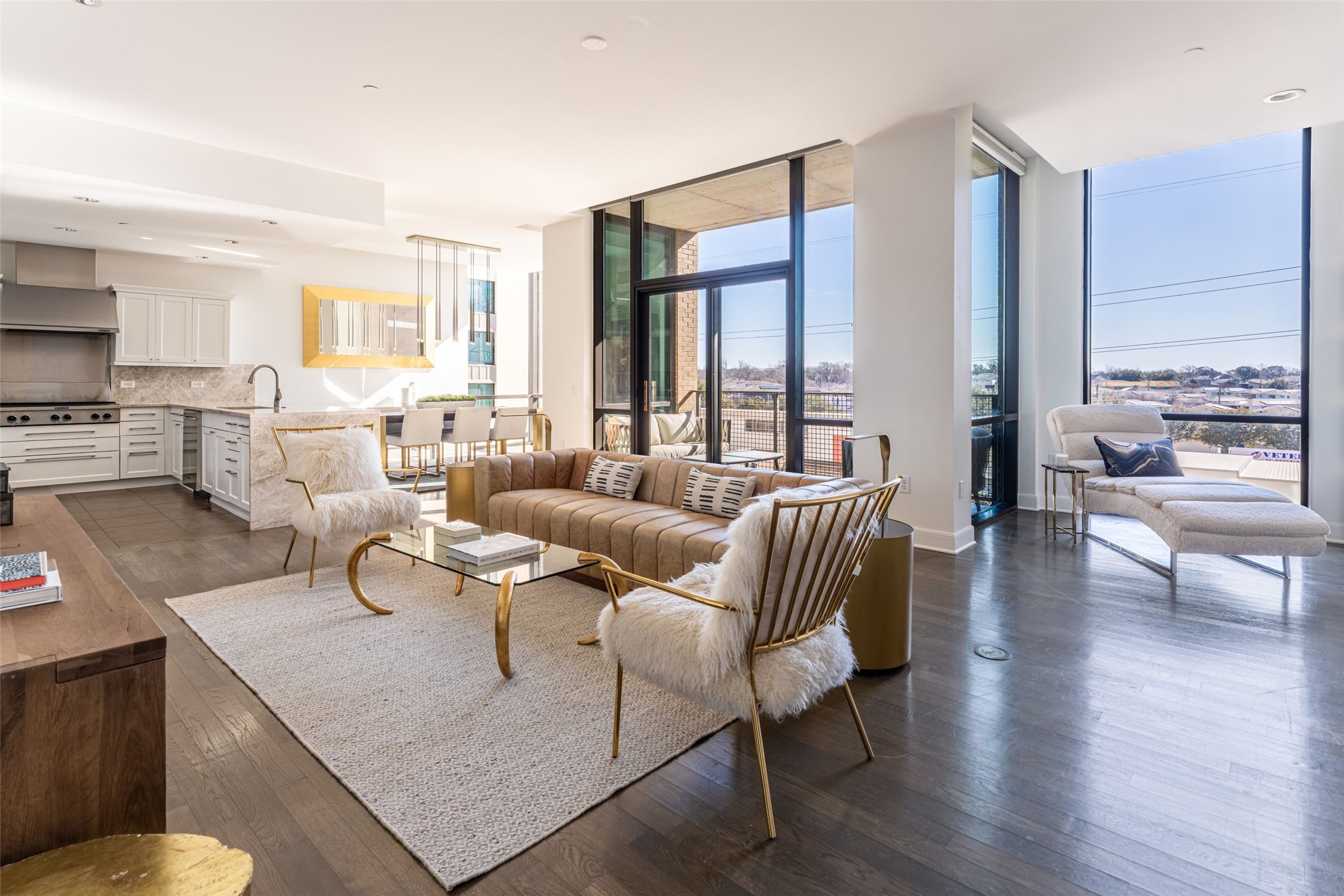 5656 N Central Expressway 400