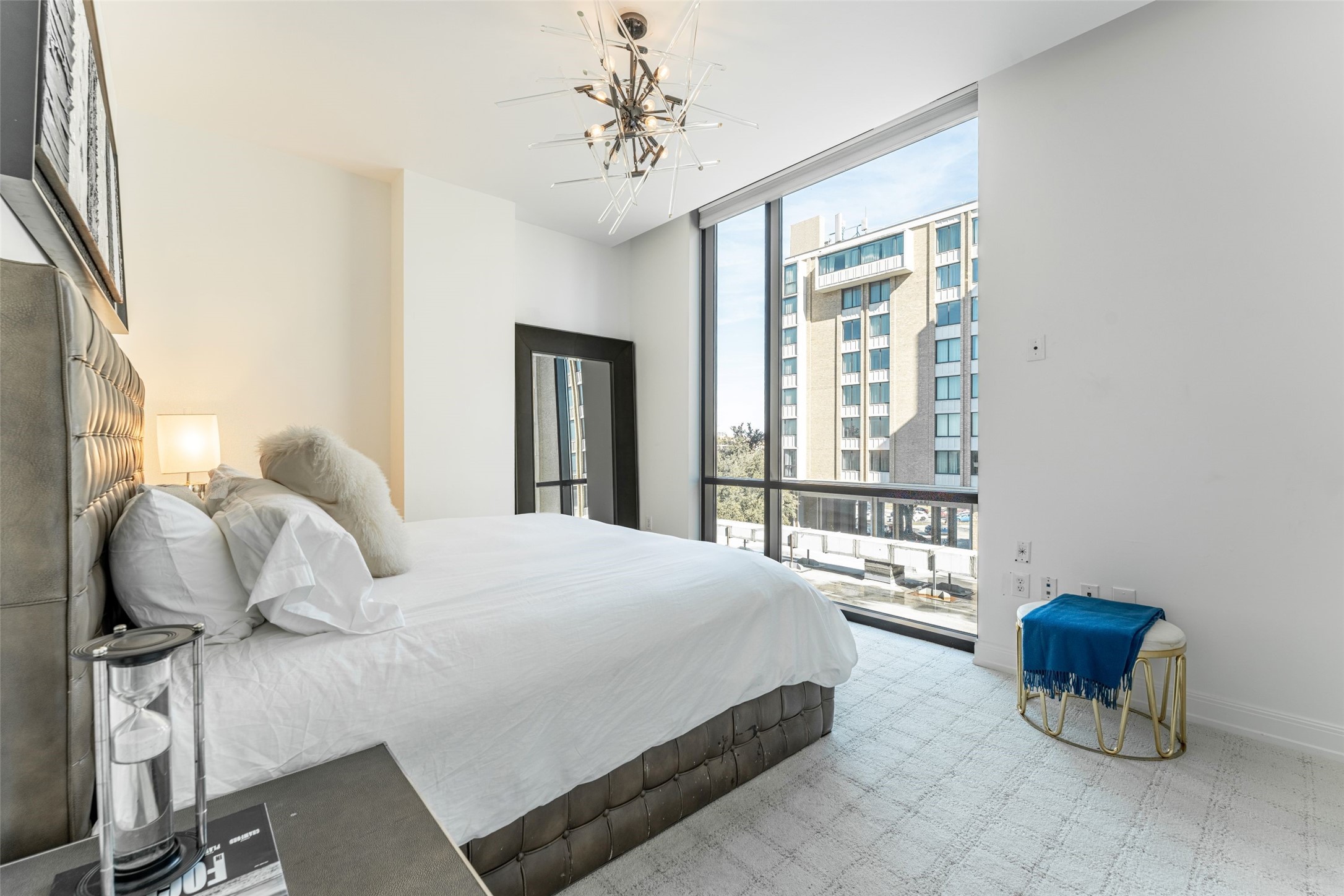 5656 N Central Expressway 400