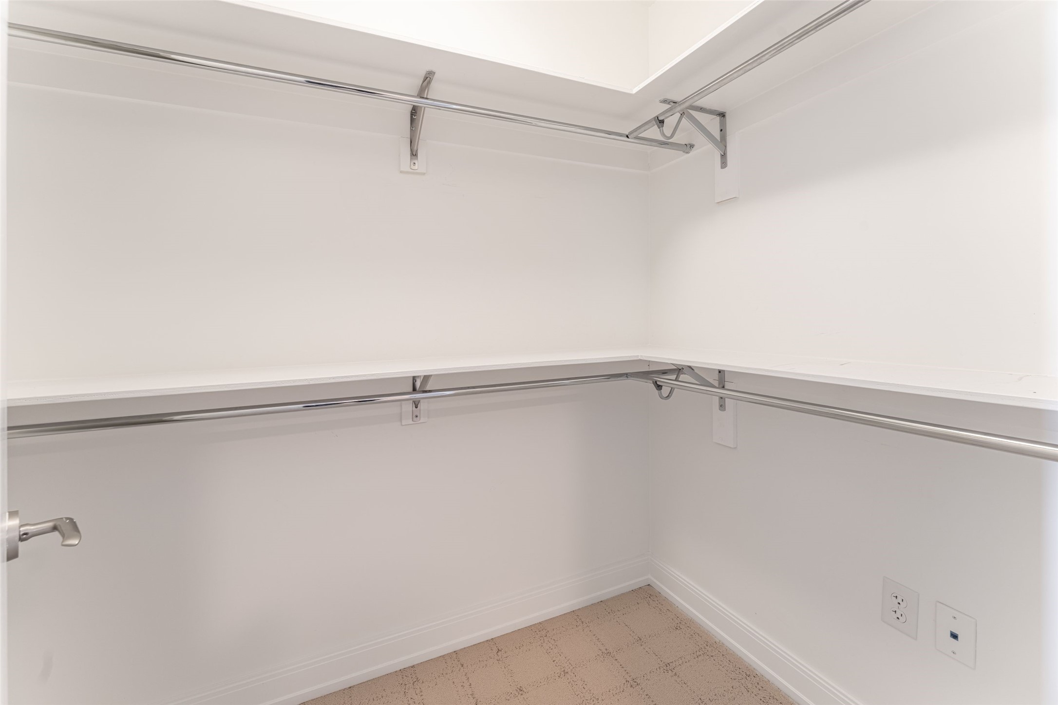 5656 N Central Expressway 400