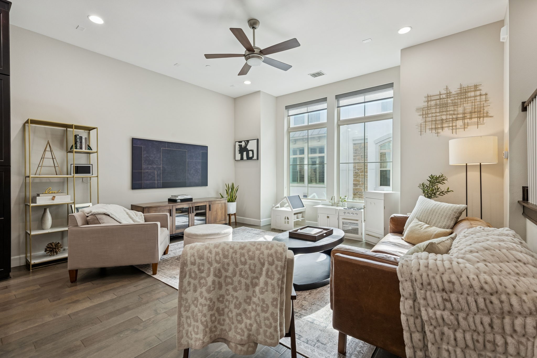 762 Spanish Oaks Place