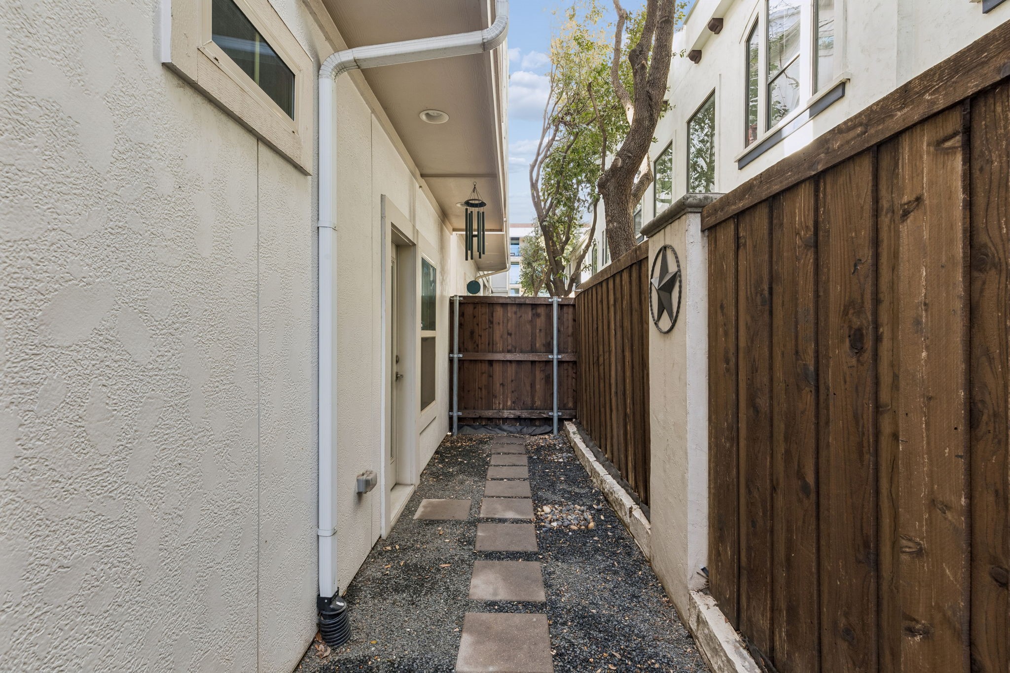 762 Spanish Oaks Place