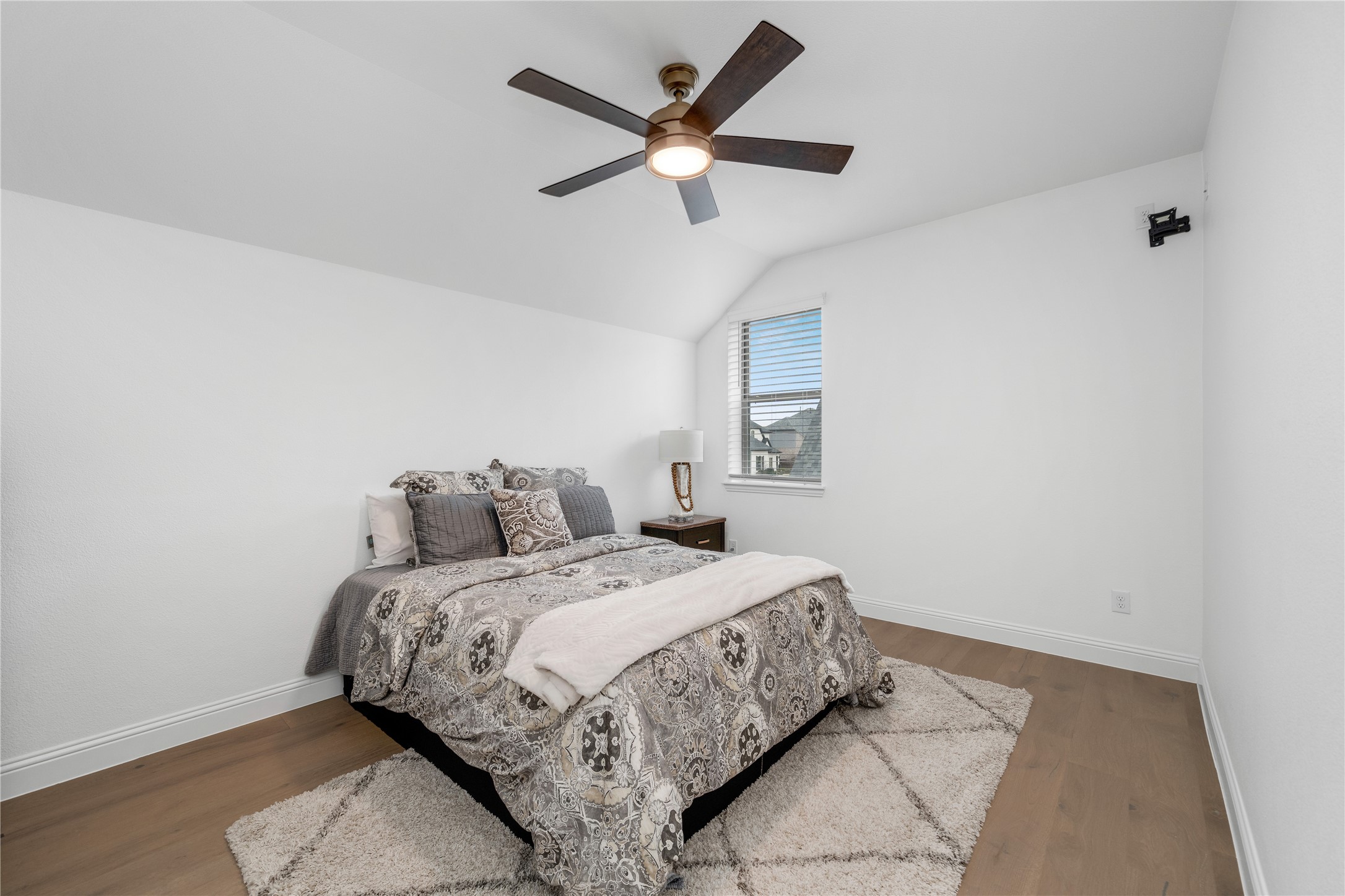 8804 Autumn Lake Trail