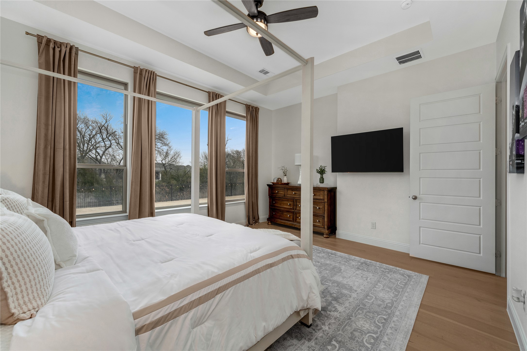 8804 Autumn Lake Trail