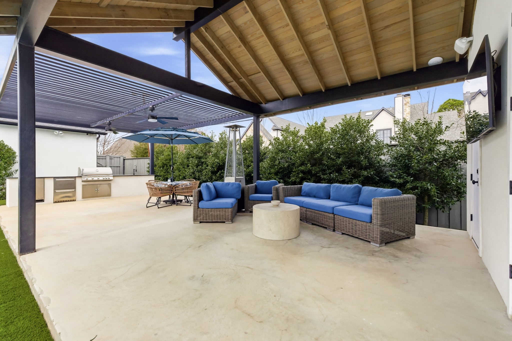 6707 Pemberton Drive