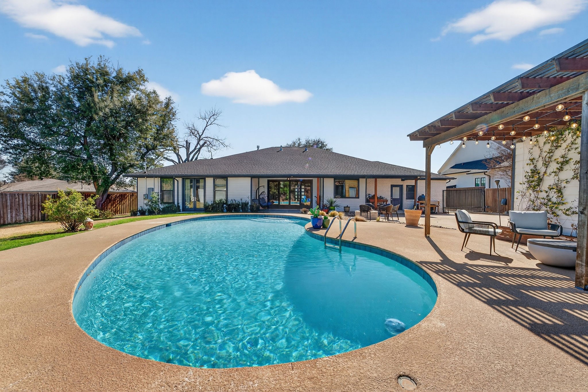 7147 Lavendale Avenue