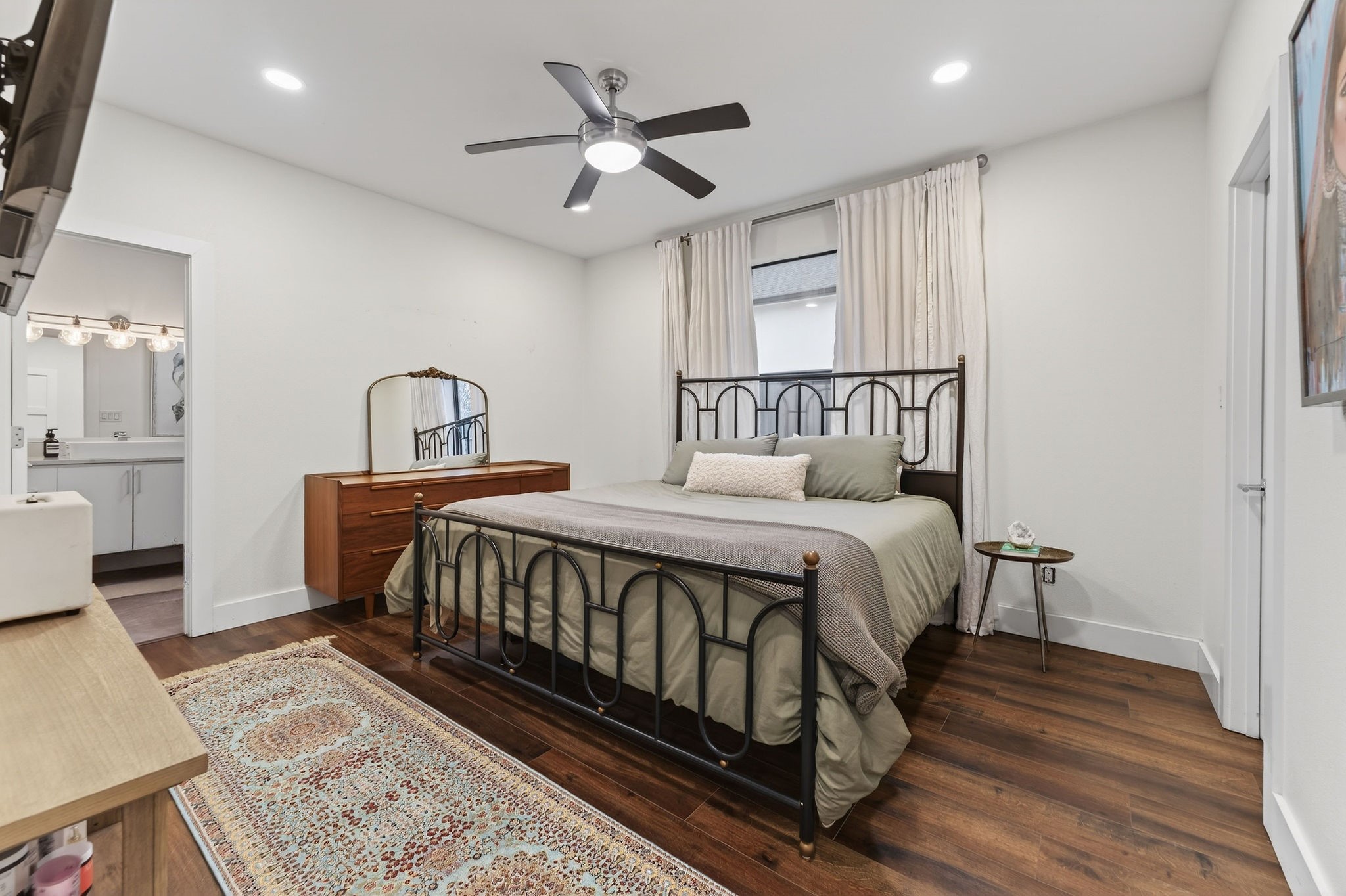 7147 Lavendale Avenue