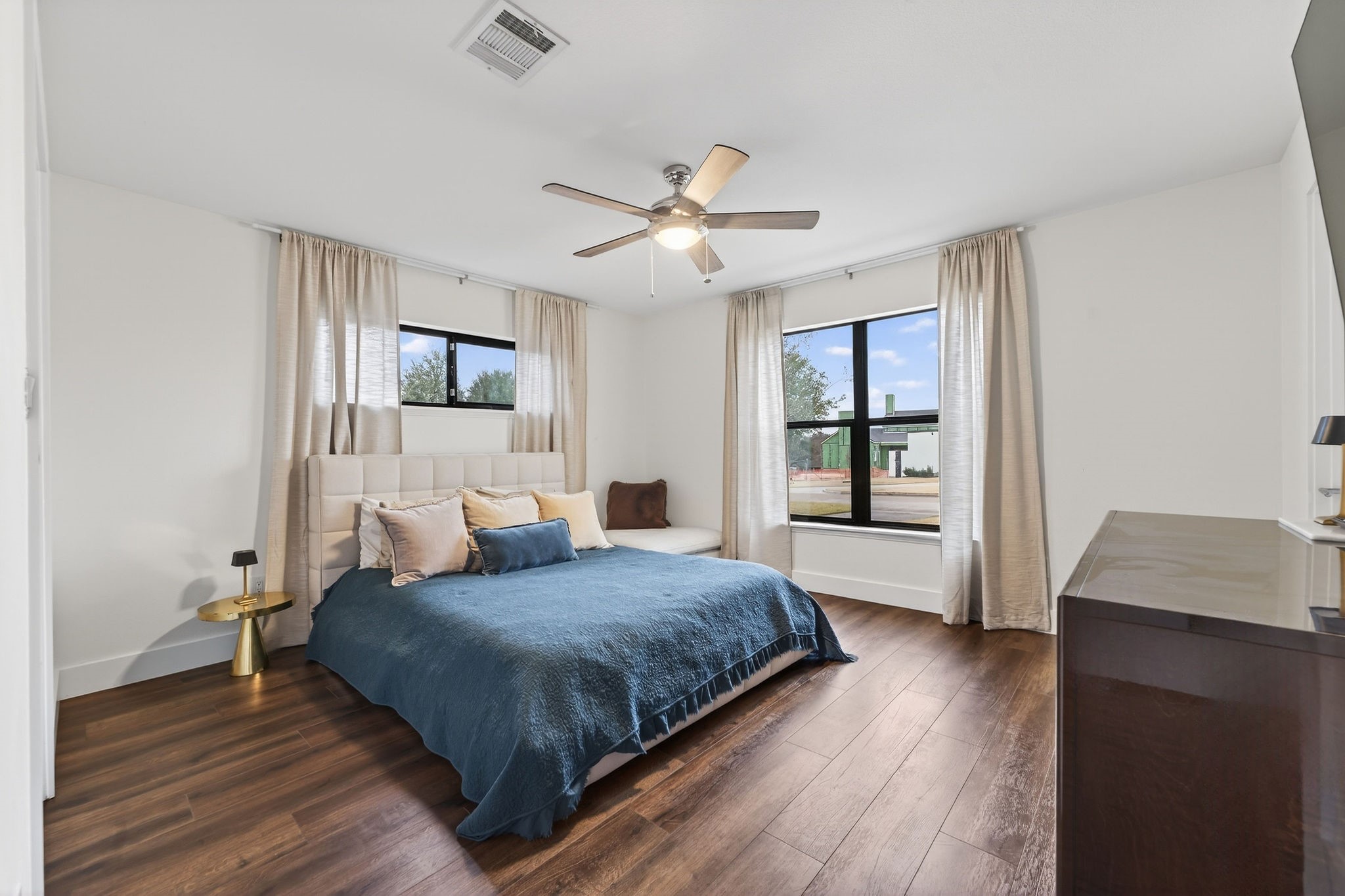 7147 Lavendale Avenue