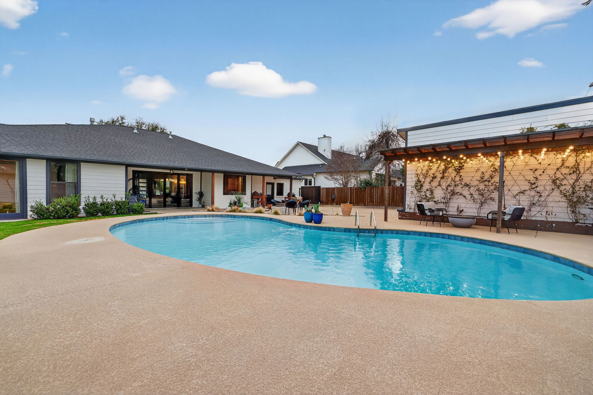 7147 Lavendale Avenue