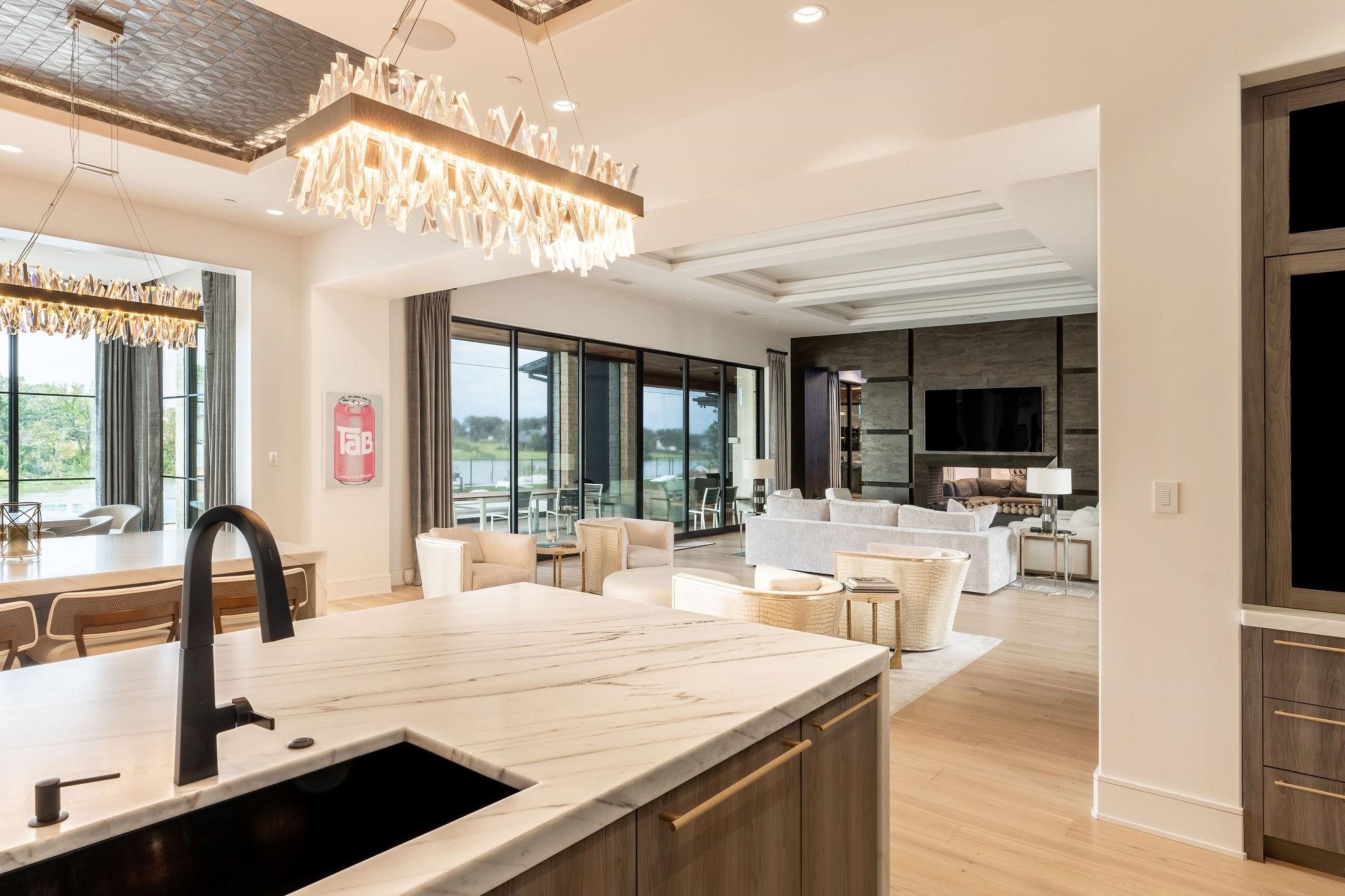 1888 Lakeshore Drive