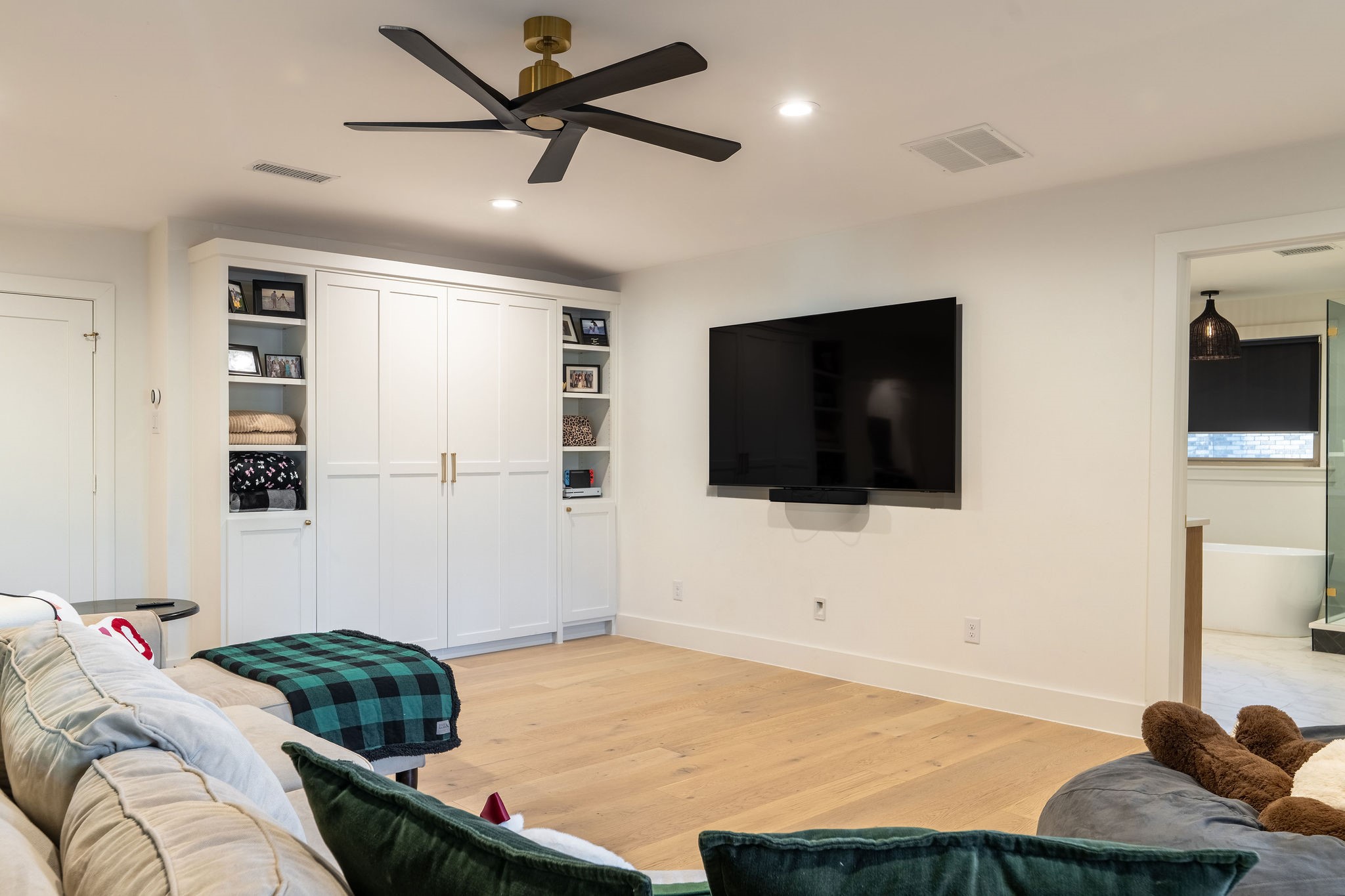 5702 Bent Trail