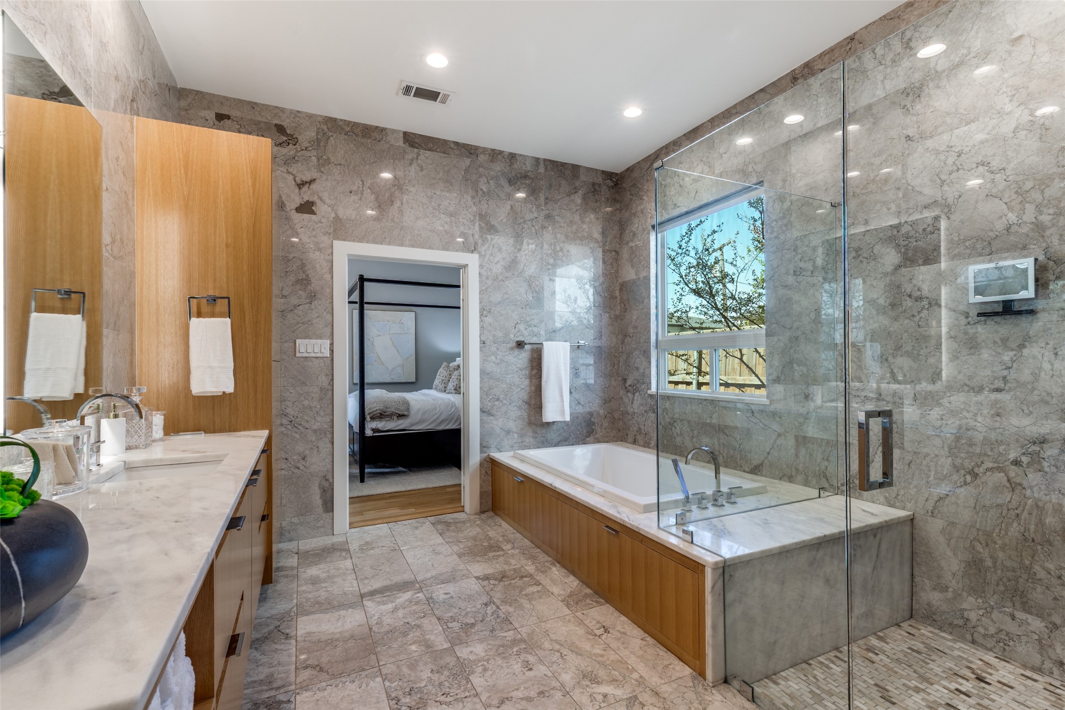 3918 Rochelle Drive