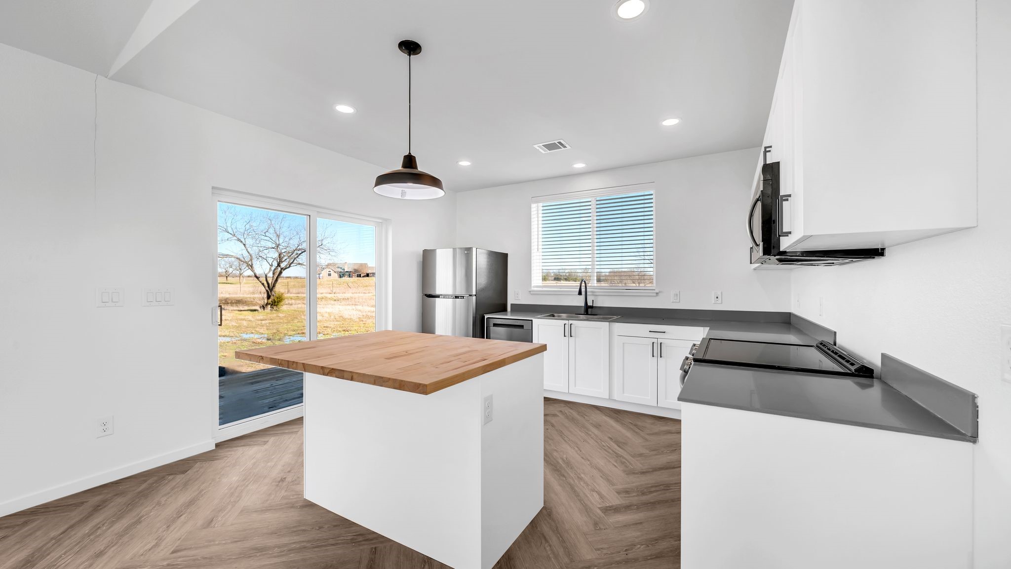 5502 Country Road 2646