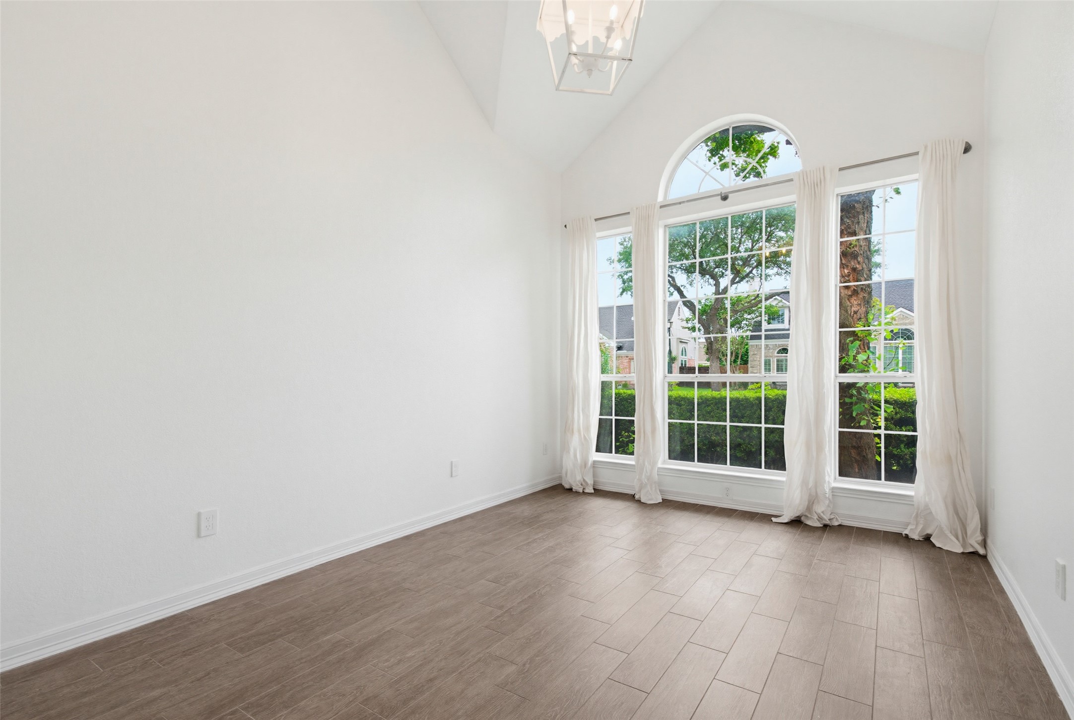 5718 Willowbrook Drive