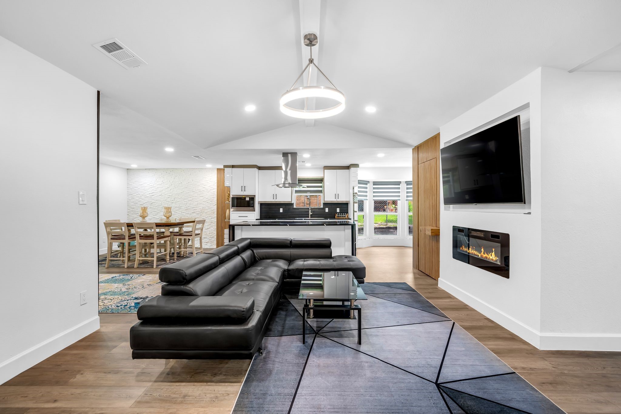 4122 Azalea Lane