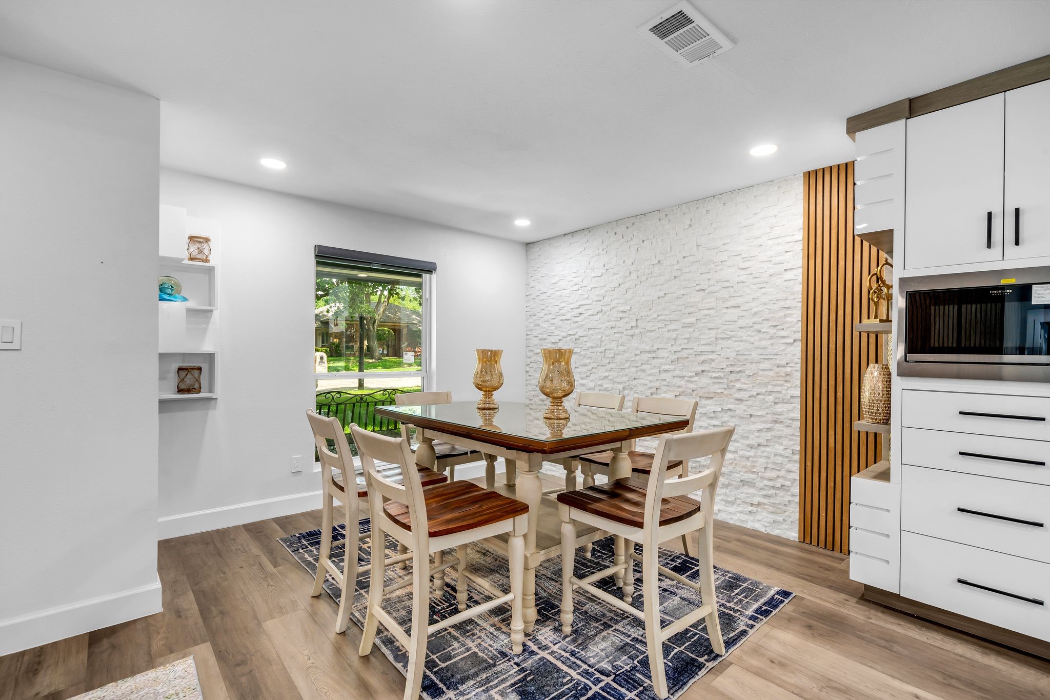 4122 Azalea Lane